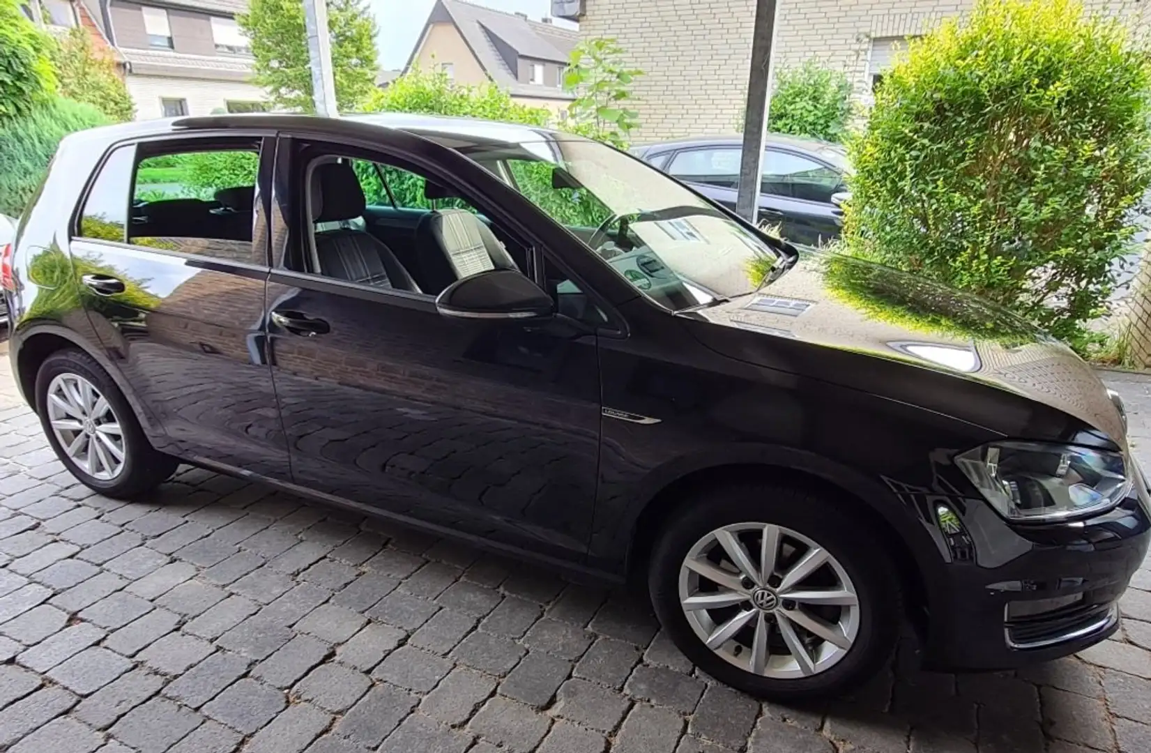 Volkswagen Golf Golf 1.2 TSI BlueMotion Technology Lounge Schwarz - 1