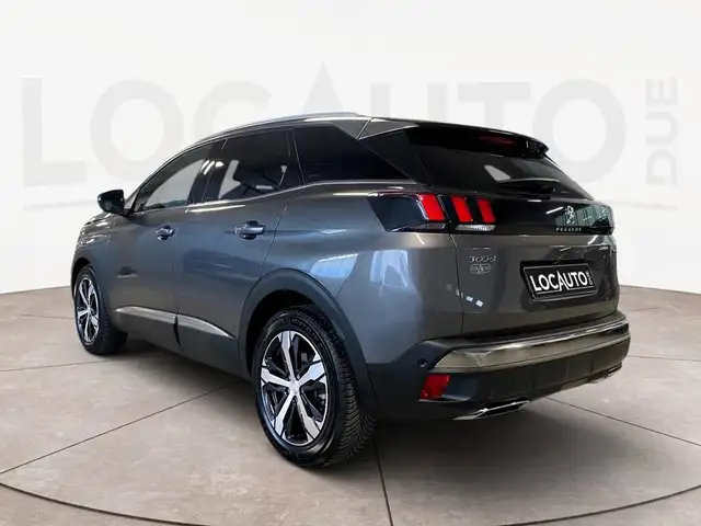 Peugeot 3008 view 5