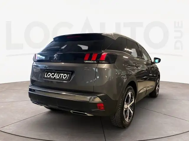 Peugeot 3008 view 4