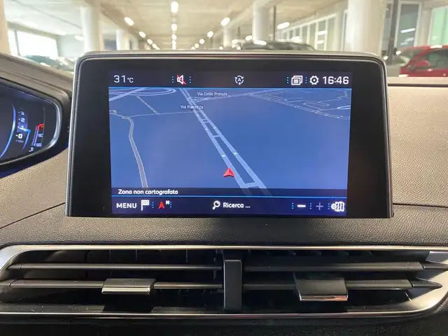 Peugeot 3008 view 10