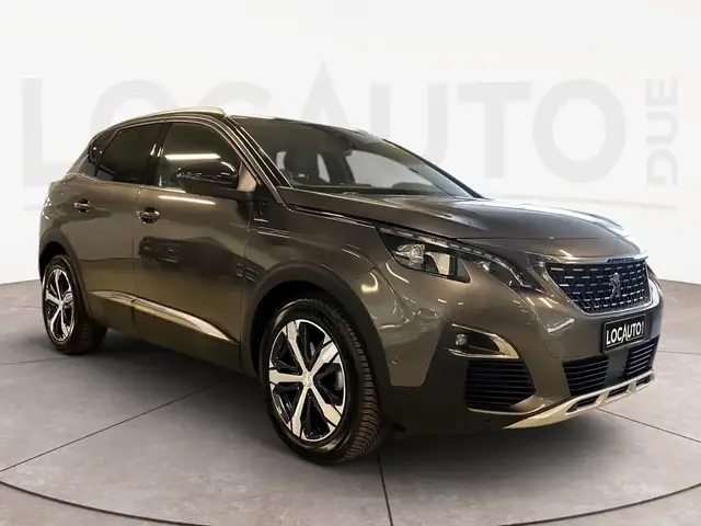 Peugeot 3008 view 3