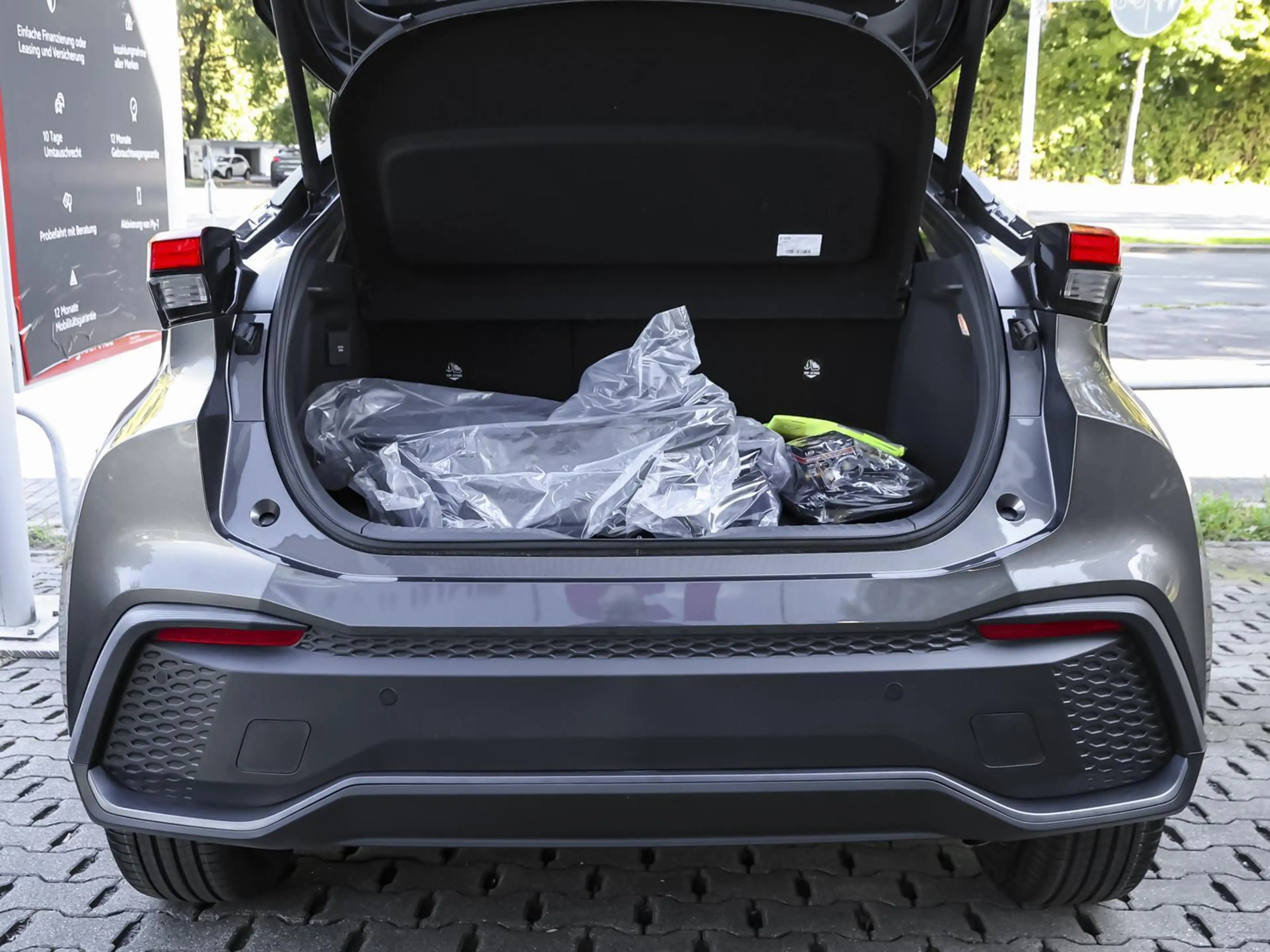 Toyota C-HR 2.0 Plug-in Hybrid Teamplayer Technik Paket — photo 9