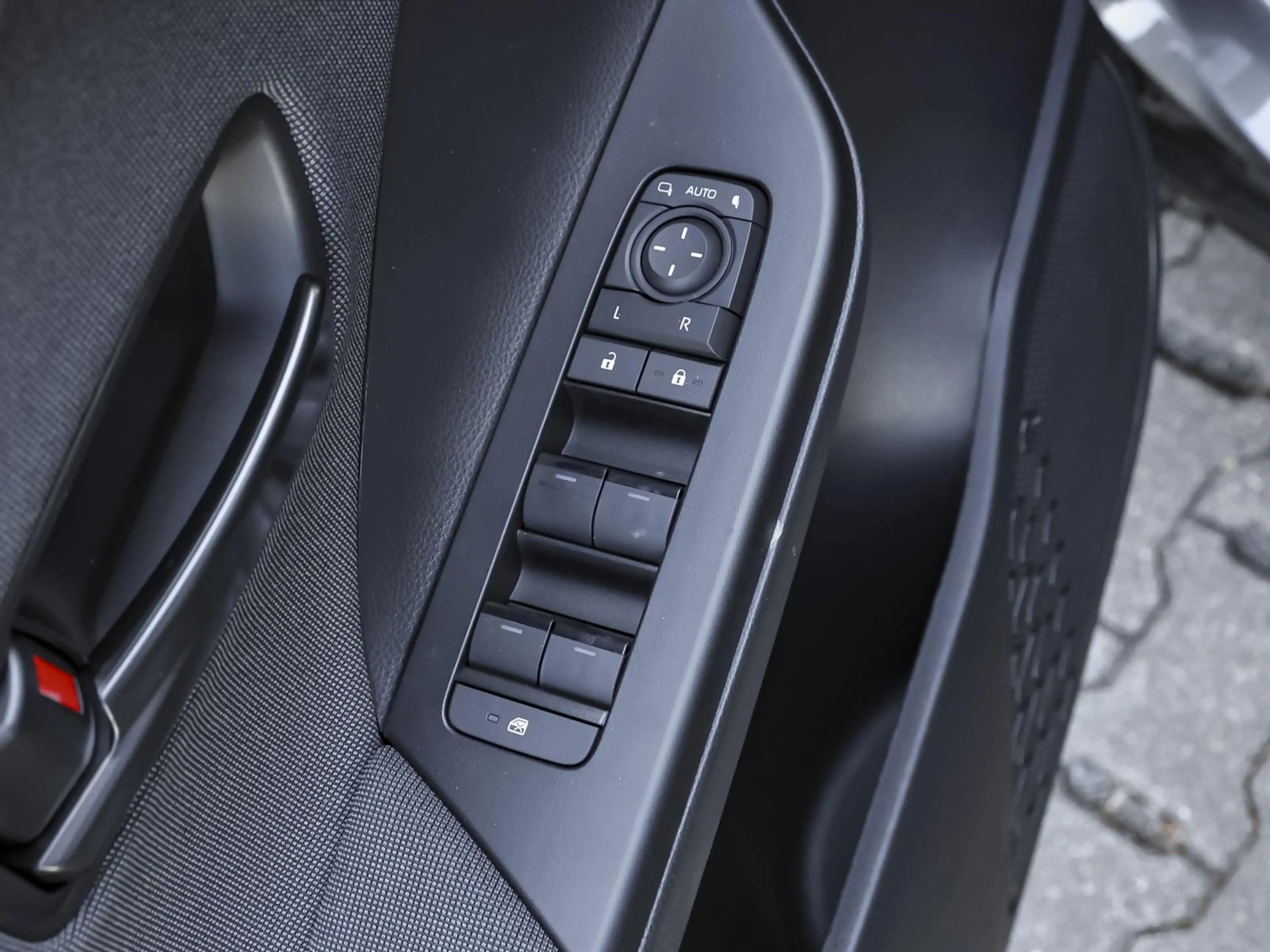 Toyota C-HR 2.0 Plug-in Hybrid Teamplayer Technik Paket — photo 15