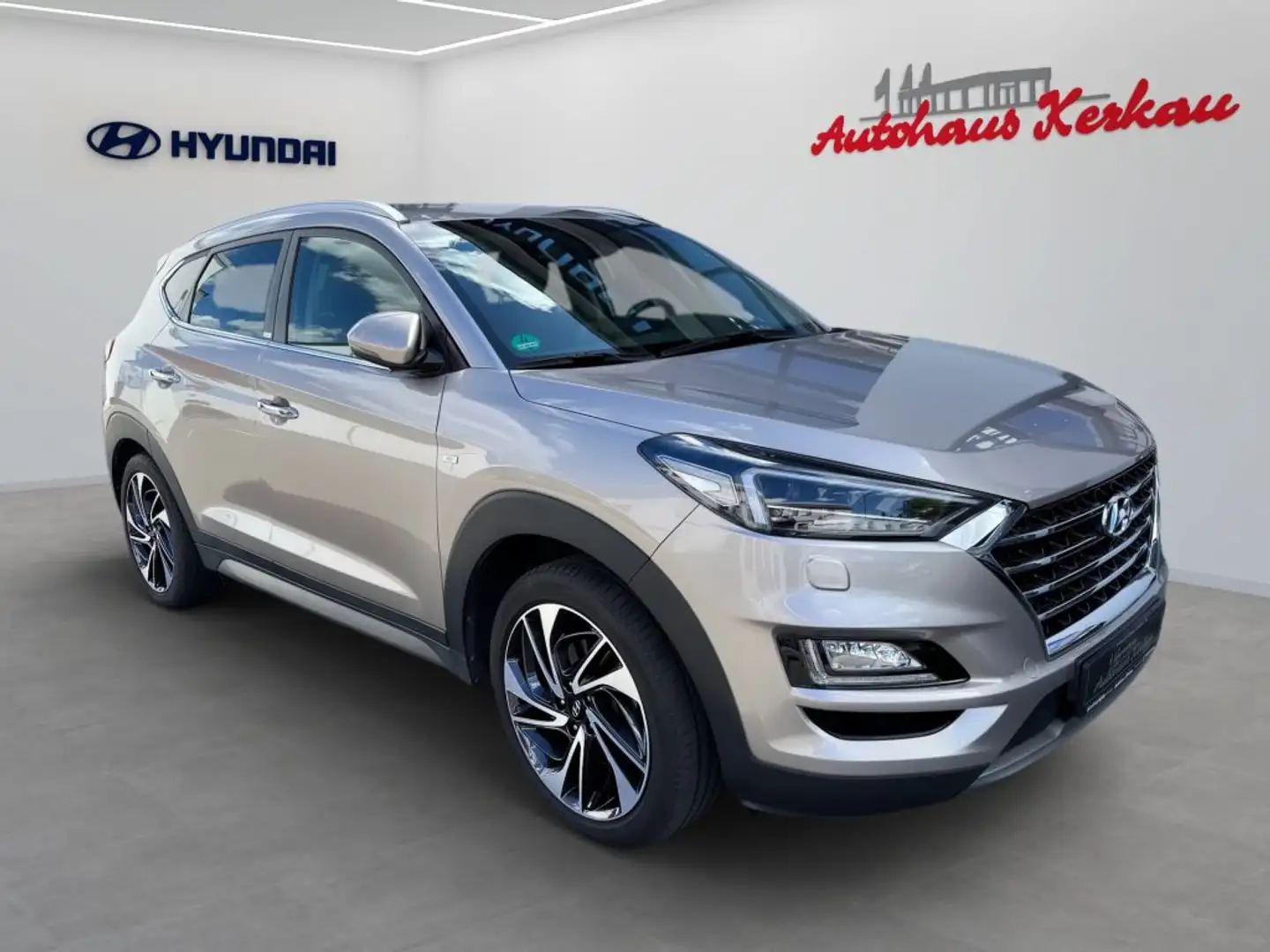 Hyundai TUCSON blue 2.0 CRDi 4WD Aut. PremiumLED+LEDER+ASCC Blanco - 2