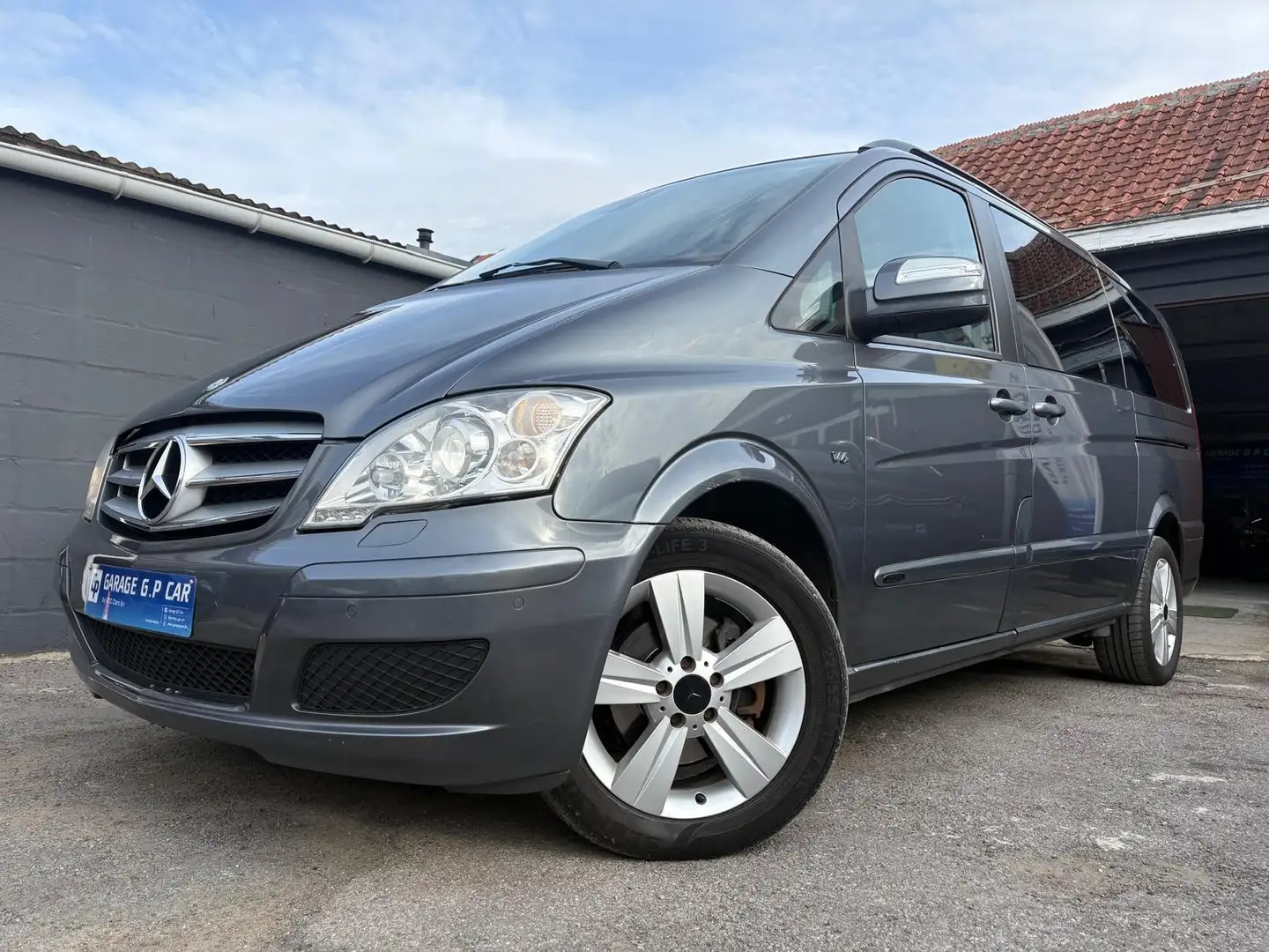 Mercedes-Benz Viano 3.0 CDI V6 Grand Edition Avantgarde Gris - 1