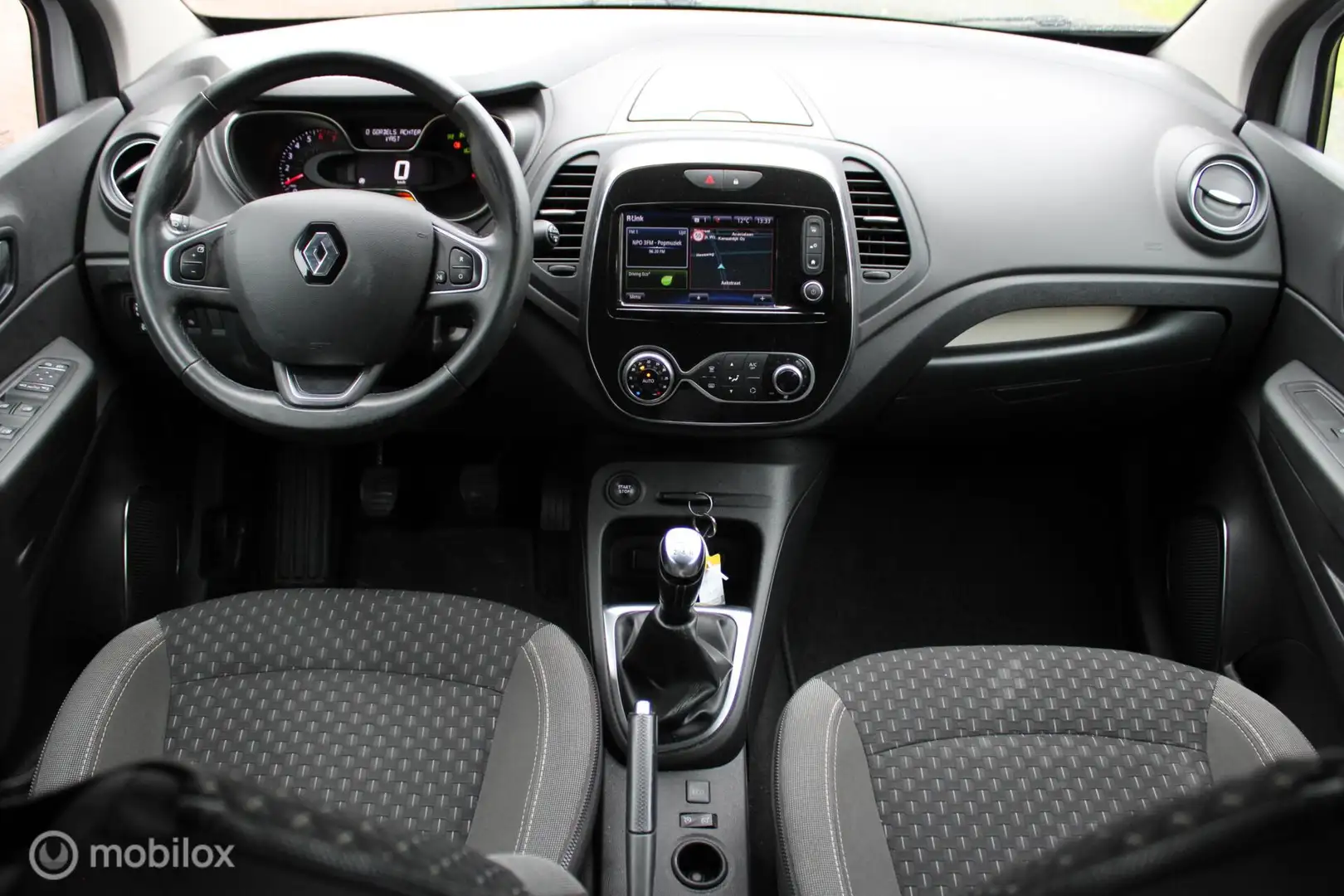 Renault Captur 0.9 TCe Intens, Voor/achter PDC + Camera, Navi, Cr Gris - 2