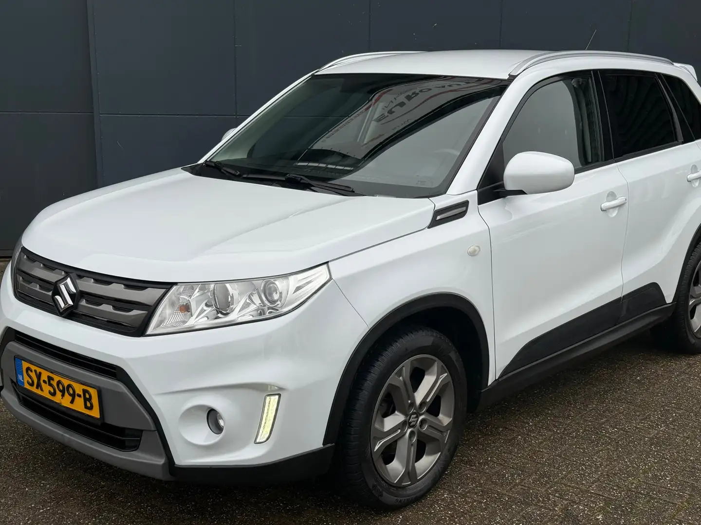 Suzuki Vitara 1.6 Exclusive Automaat Weiß - 2