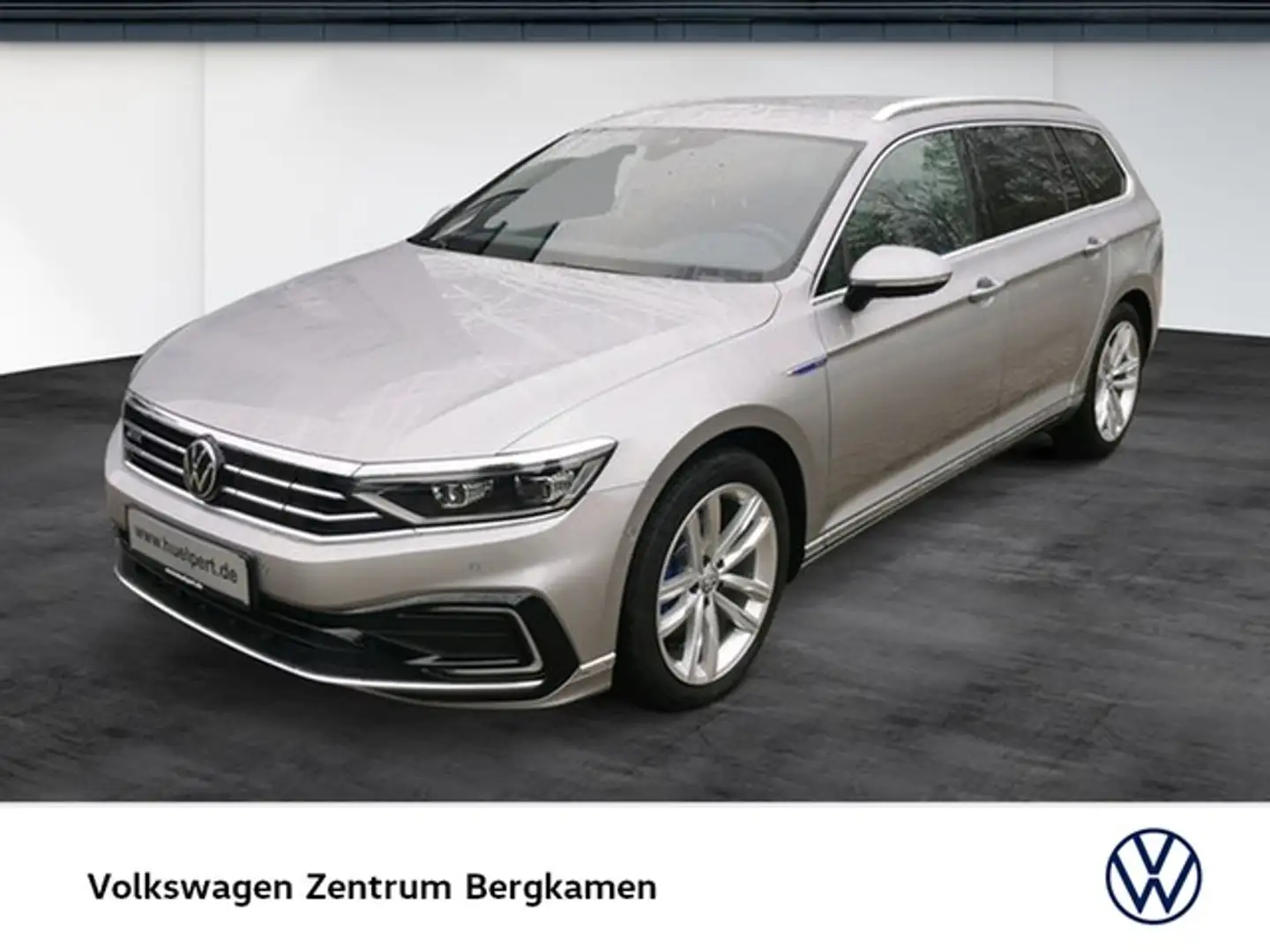 Volkswagen Passat Variant 1.4 HYBRID GTE STANDHZ. AHK CAM Plateado - 2