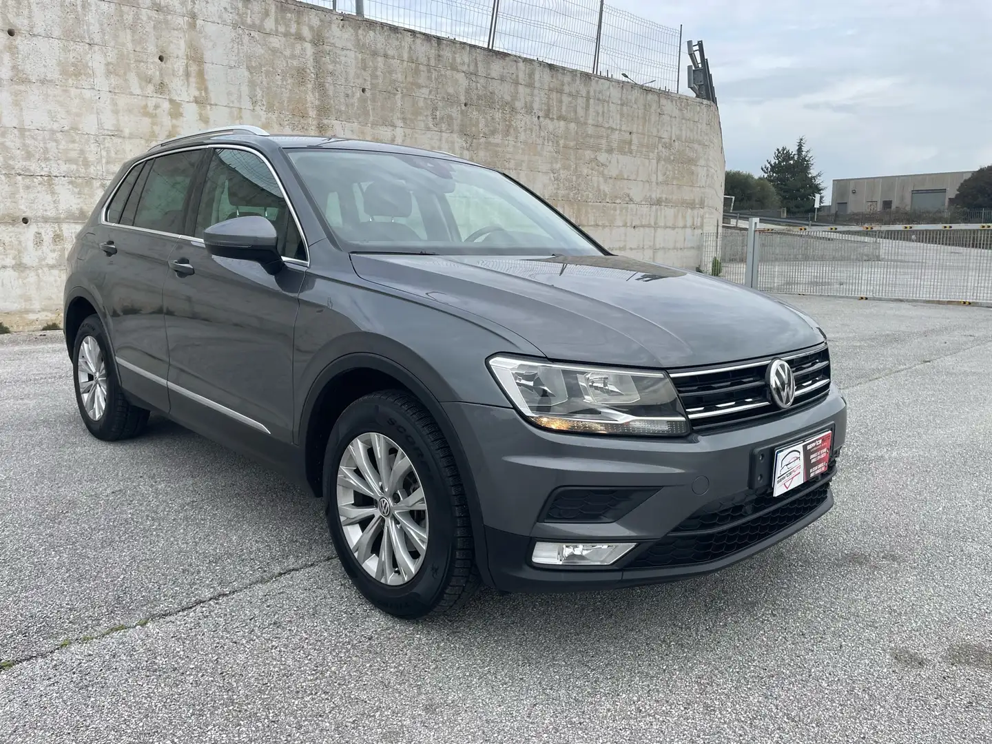 Volkswagen Tiguan 2.0 tdi bm Sport&Style 150cv - 1