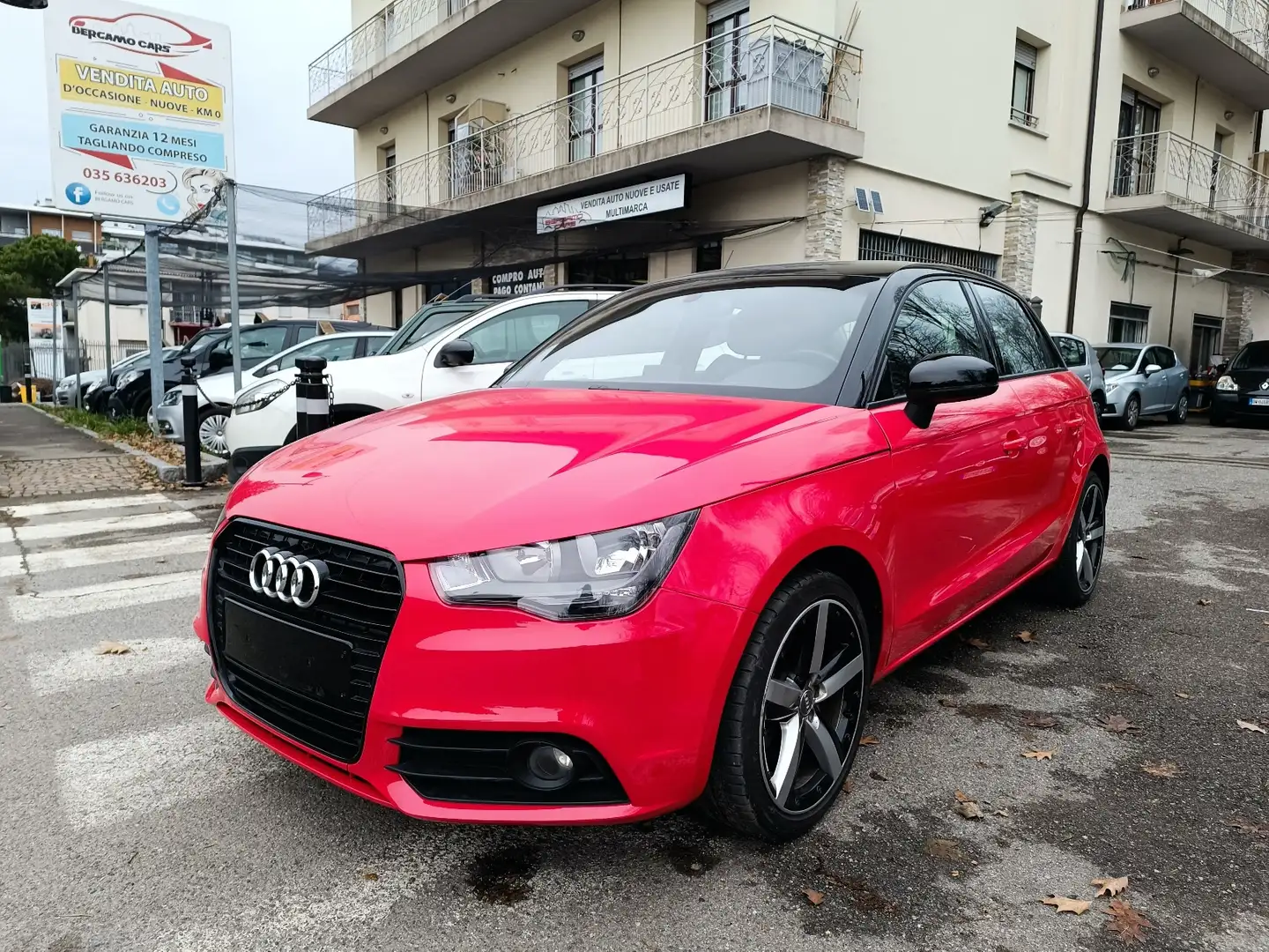 Audi A1 Sportback 1.6 tdi Ambition 105cv NAVIGATORE Rood - 1