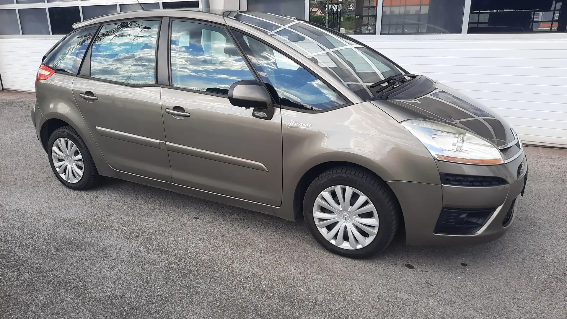 Citroen C4 Picasso 1,8i 16V X Silber - 2