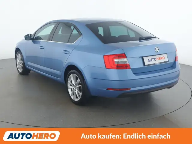 Skoda Octavia view 4