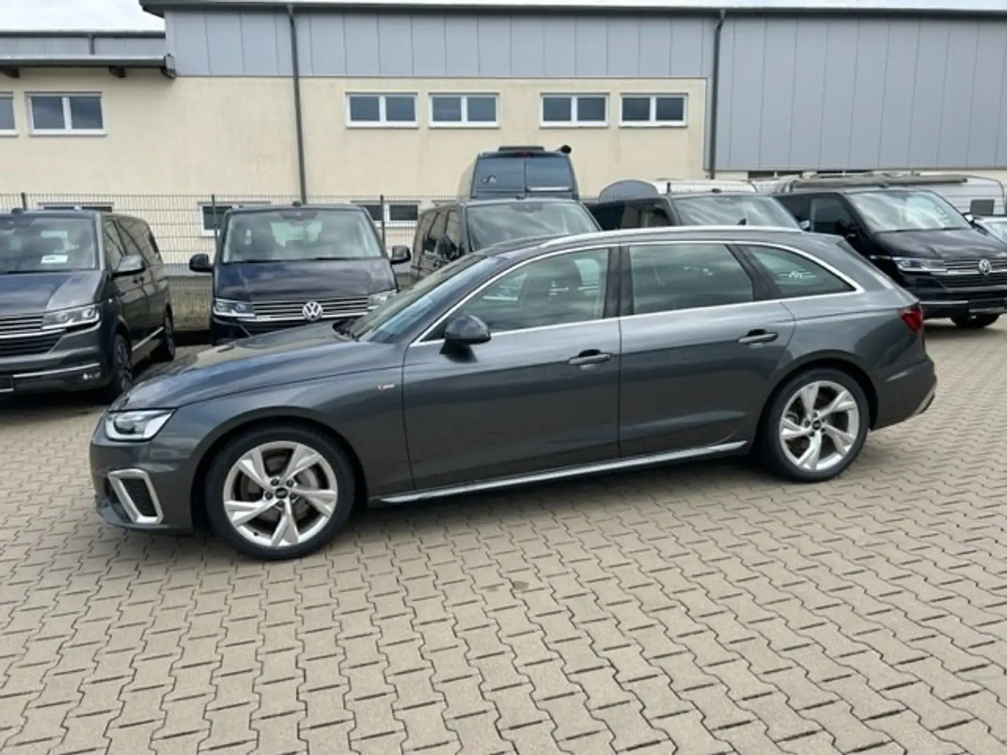 Audi A4 Avant S line Plus 40 TFSI 204 PS S-tronic 37% Grey - 2