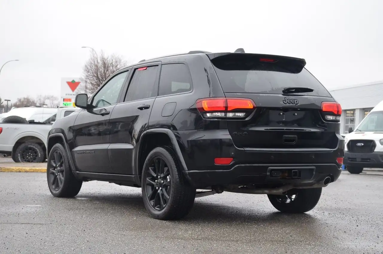 Jeep Grand Cherokee снимка Jeep Grand Cherokee