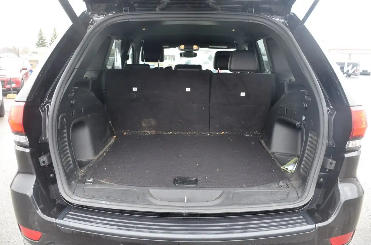 Jeep Grand Cherokee снимка Jeep Grand Cherokee