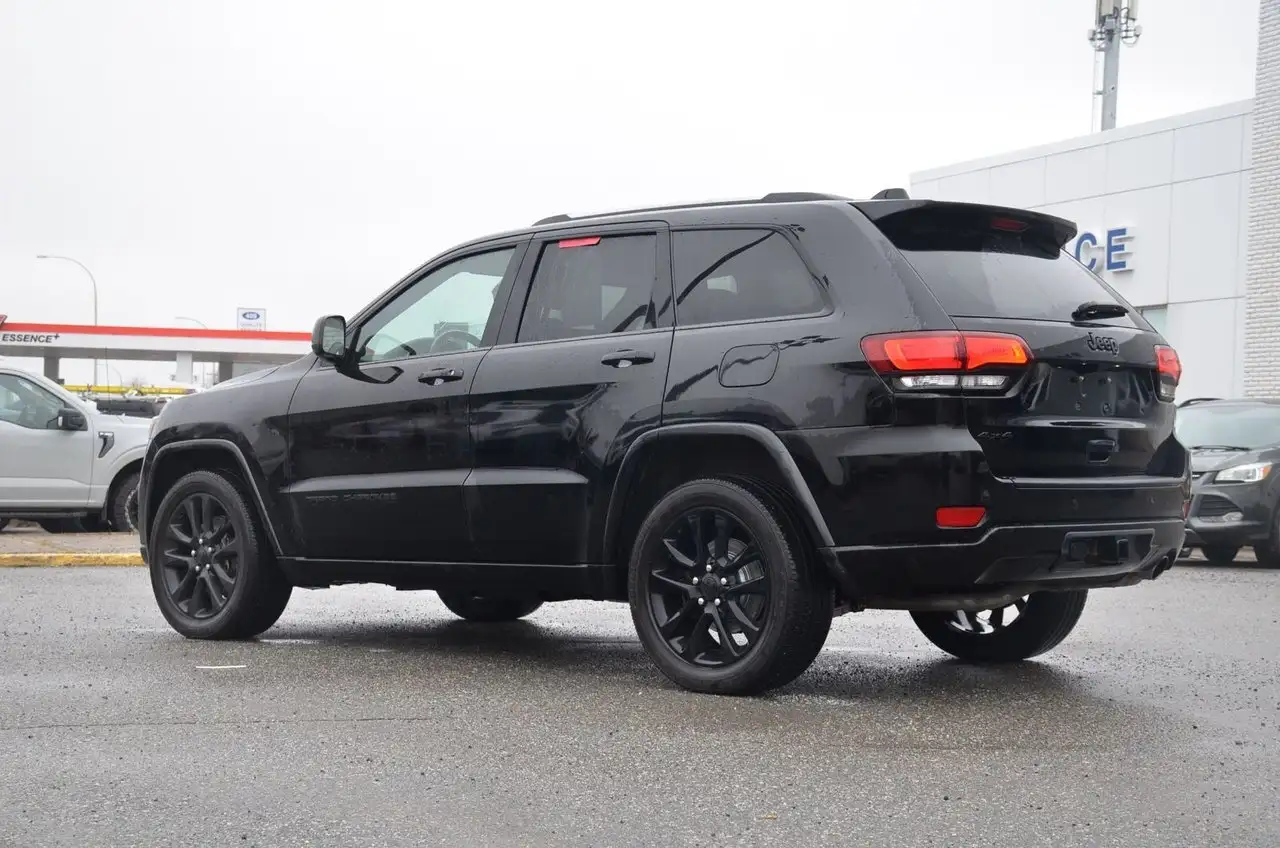Jeep Grand Cherokee снимка Jeep Grand Cherokee