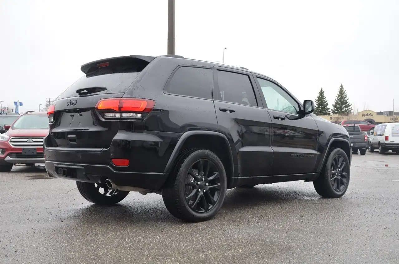 Jeep Grand Cherokee снимка Jeep Grand Cherokee