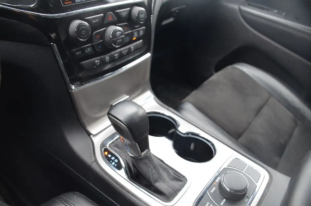 Jeep Grand Cherokee снимка Jeep Grand Cherokee