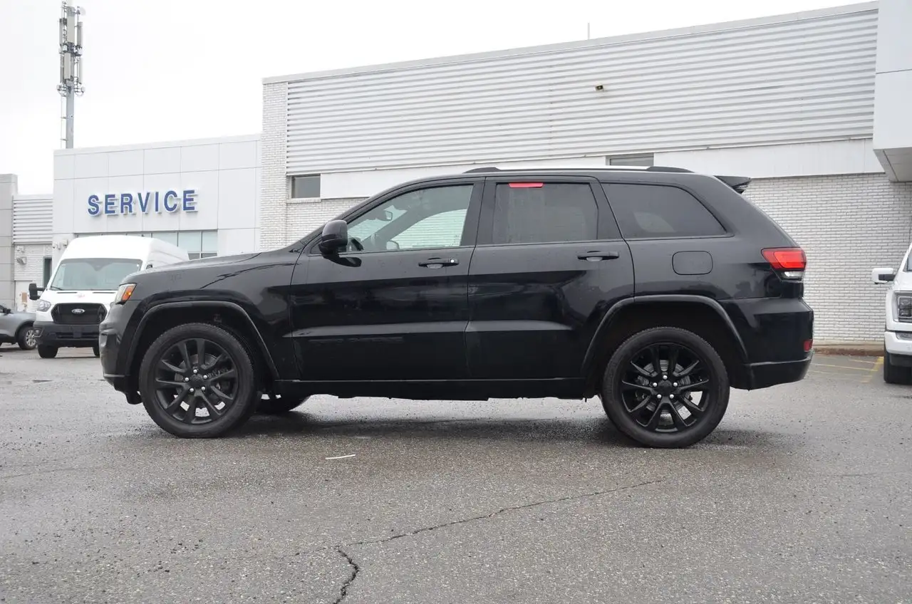 Jeep Grand Cherokee снимка Jeep Grand Cherokee