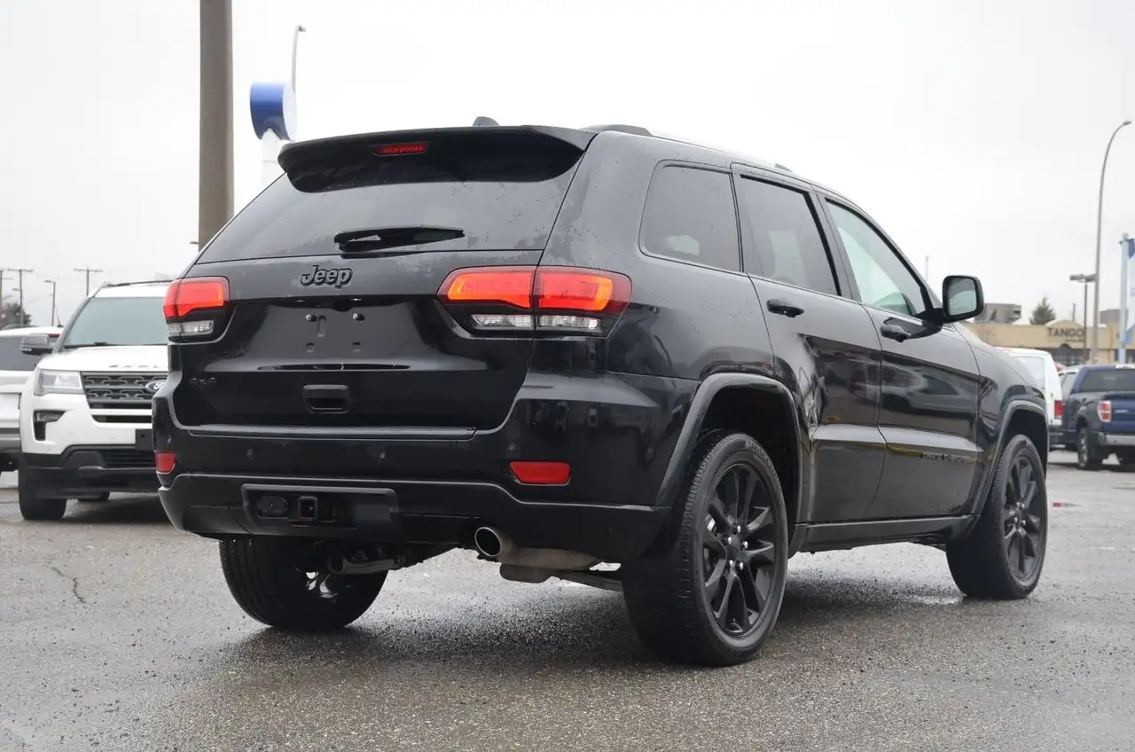 Jeep Grand Cherokee снимка Jeep Grand Cherokee