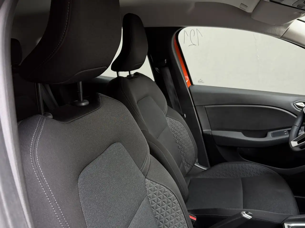 Renault Clio 1.6 Hybrid E-TECH 145 Equilibre 11