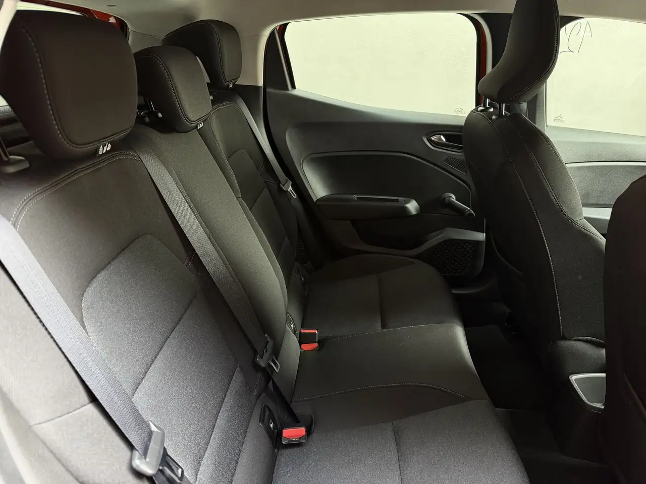 Renault Clio 1.6 Hybrid E-TECH 145 Equilibre 16