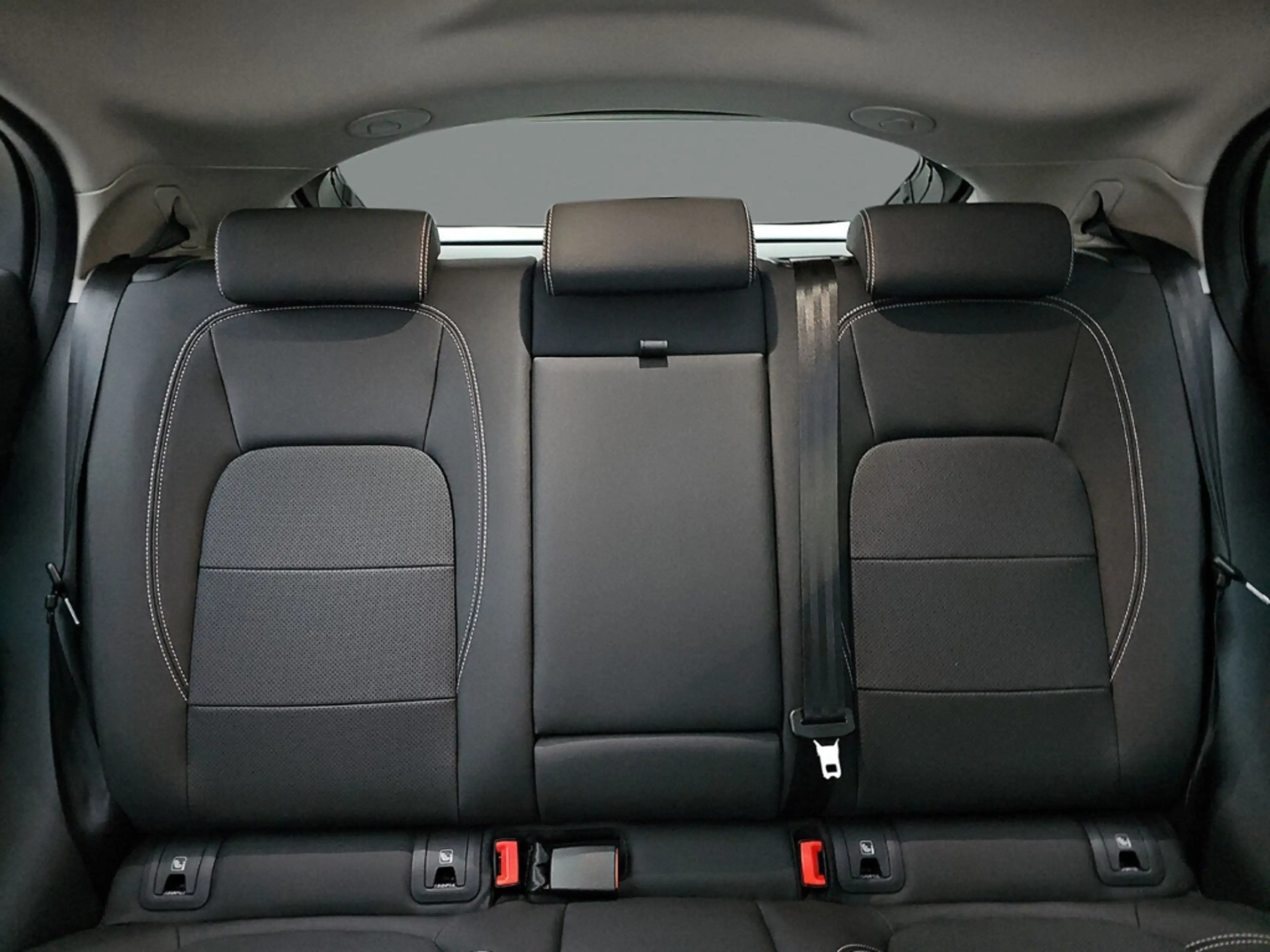 Jaguar I-Pace EV400 S — photo 11