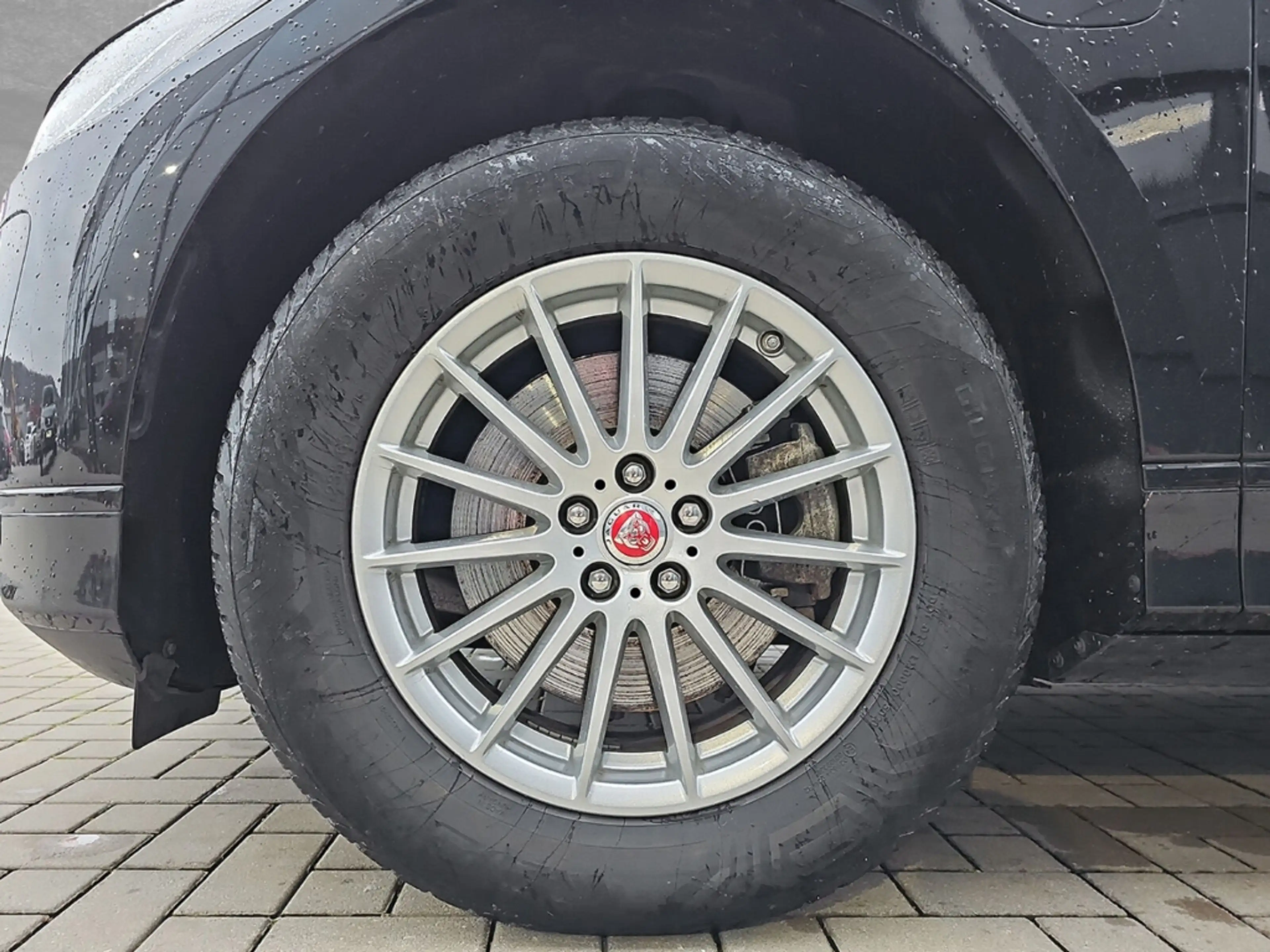 Jaguar I-Pace EV400 S — photo 10