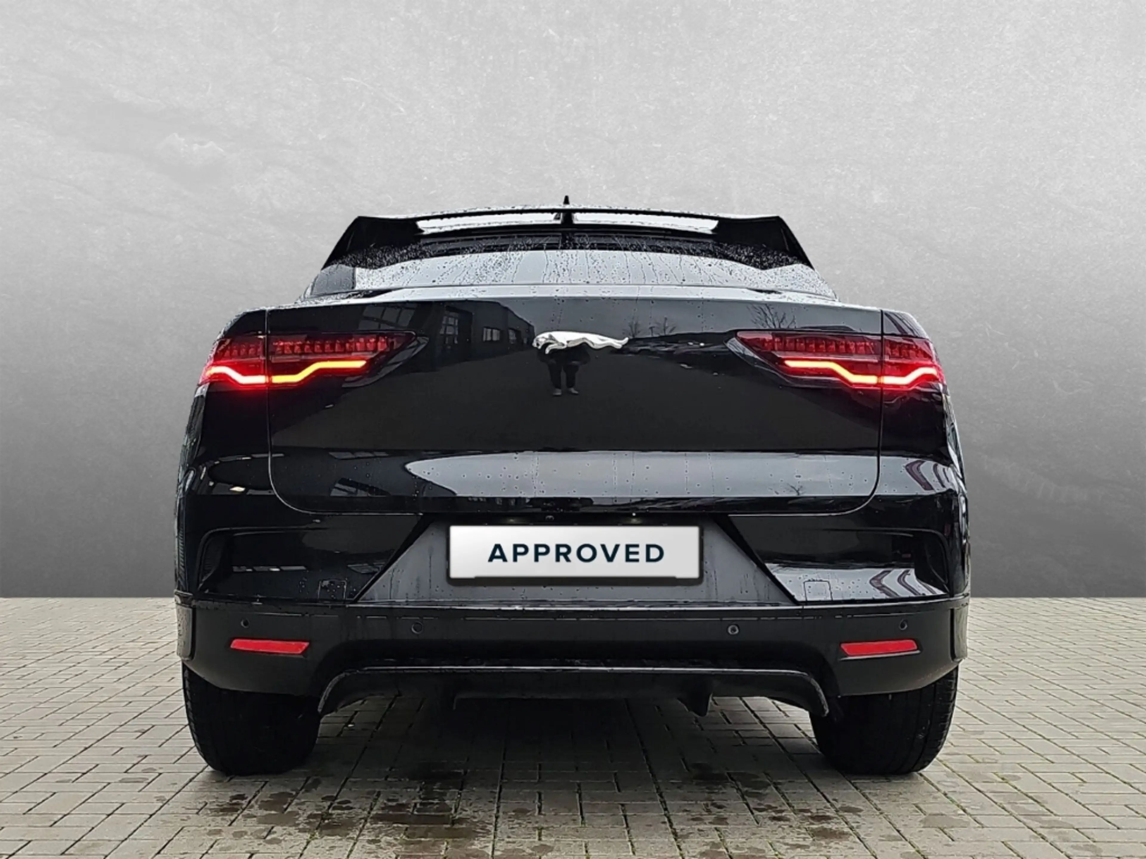 Jaguar I-Pace EV400 S — photo 8
