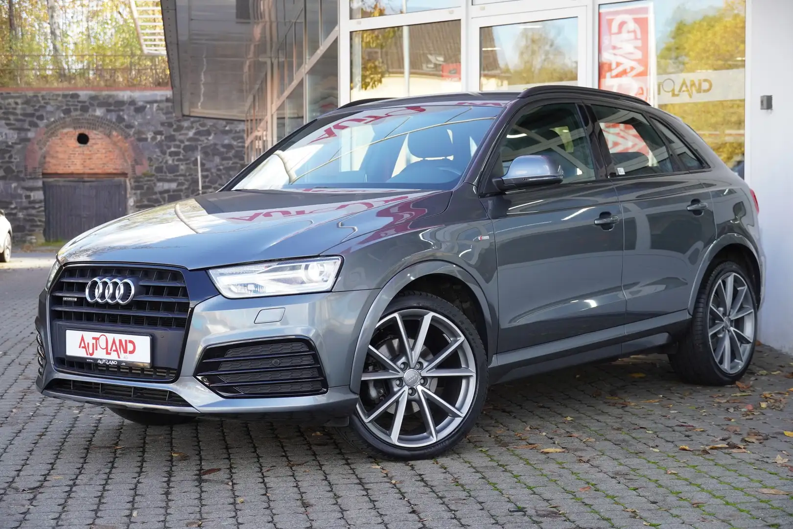 Audi Q3 2.0 TFSI quattro S-Line LED Navi Keyless-Go Gris - 2