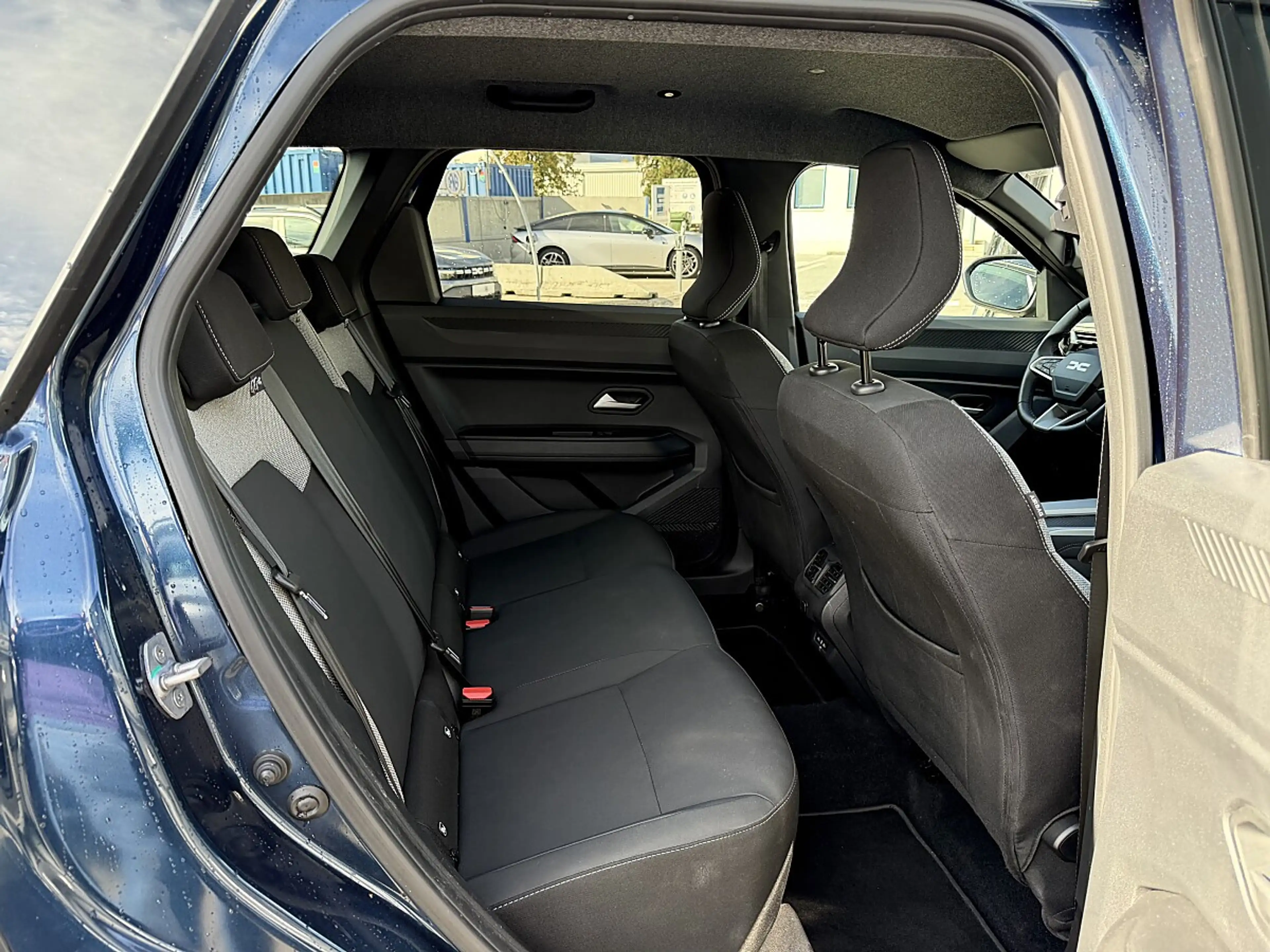 Dacia Bigster Journey G-150 4x4 Aut. LED PDC 19" Multi-View 3... — photo 11