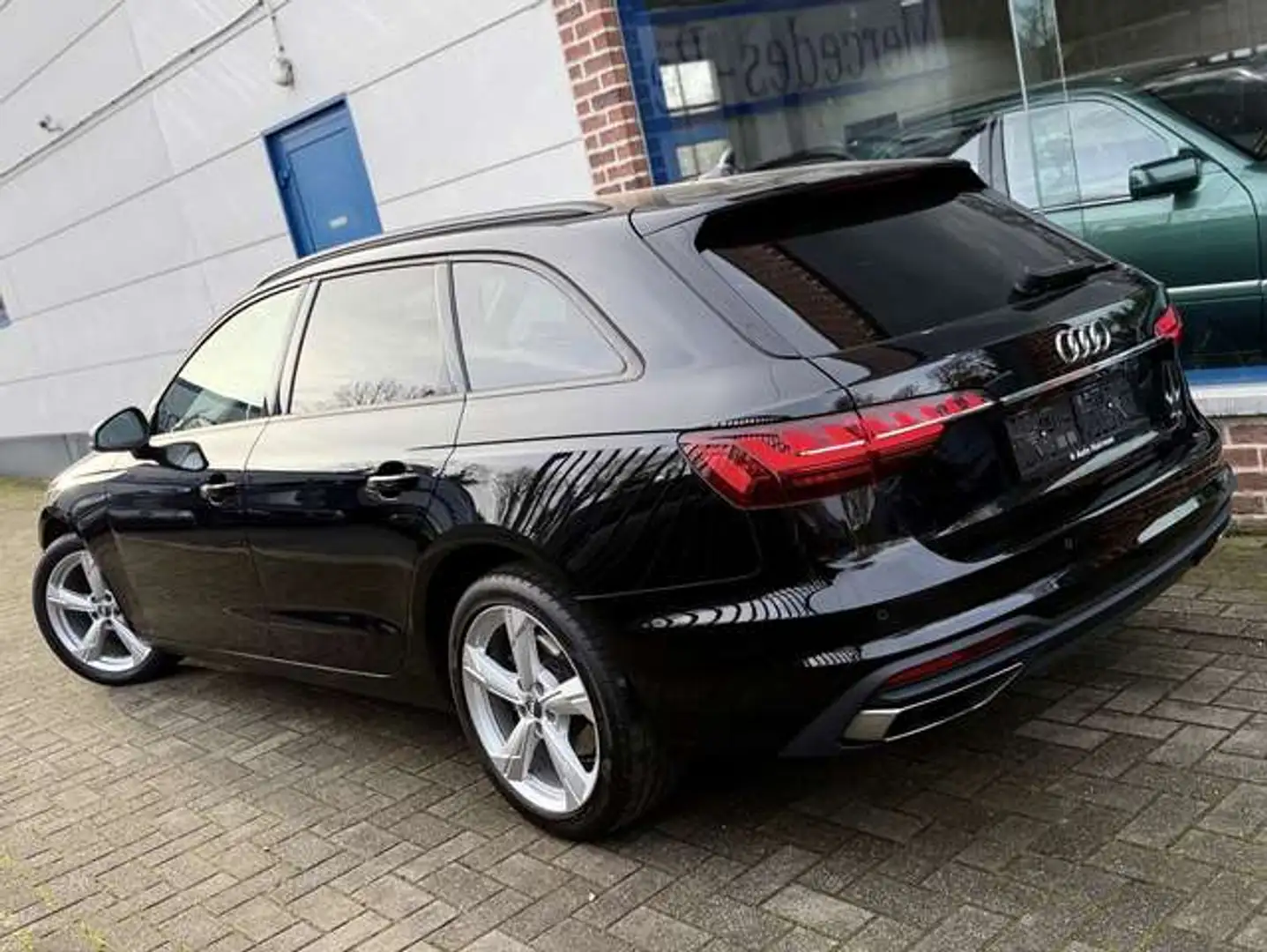 Audi A4 BREAK 35 TDi S-TRONIC SPORT ÉDITION SHADOW LOOK Schwarz - 2
