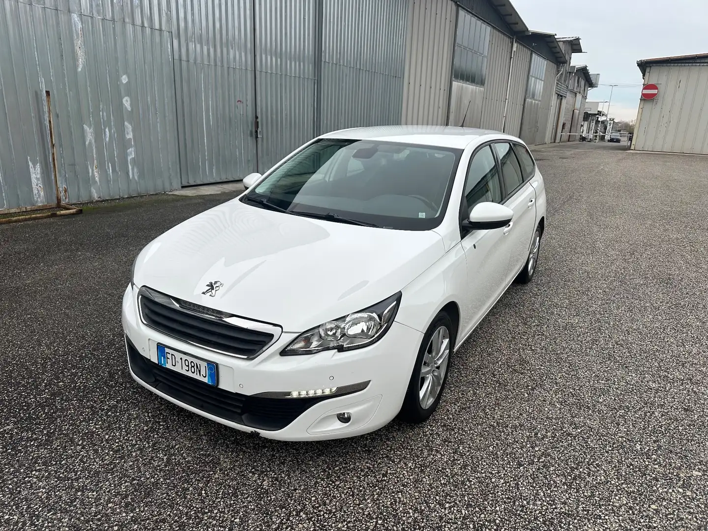 Peugeot 308 BlueHDi 120 S&S SW Business Bianco - 1