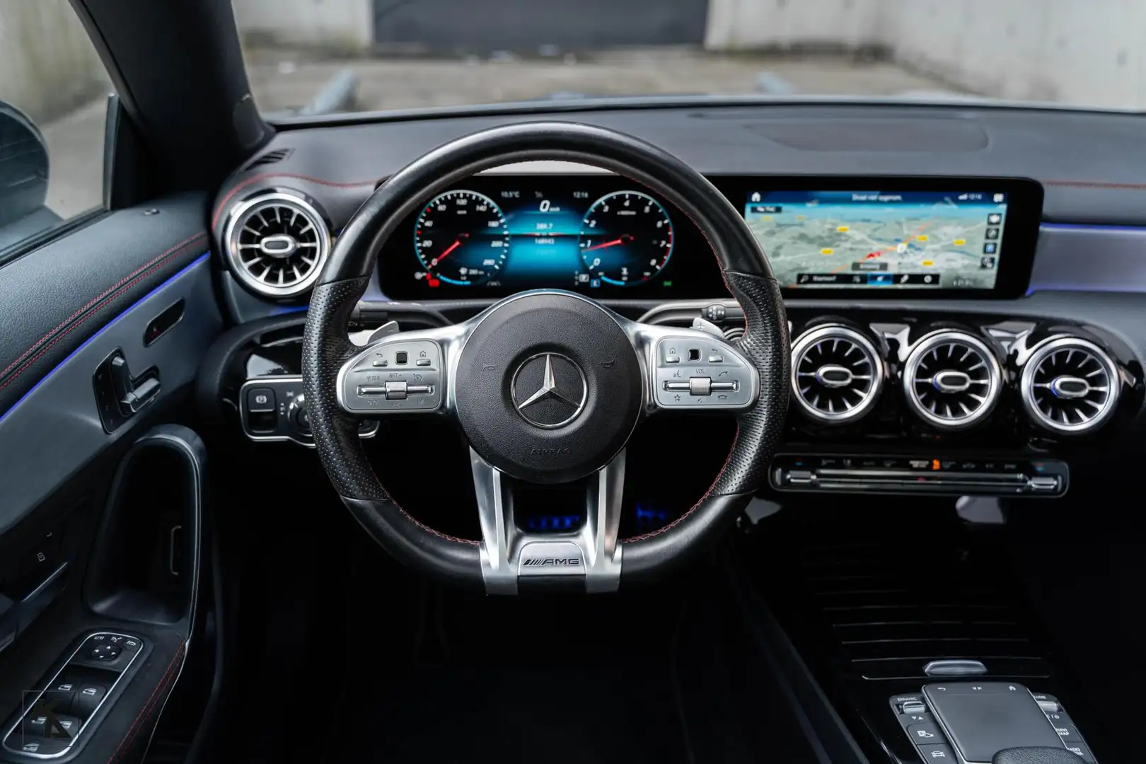 Mercedes-Benz CLA 200 Premium Plus Gris - 2