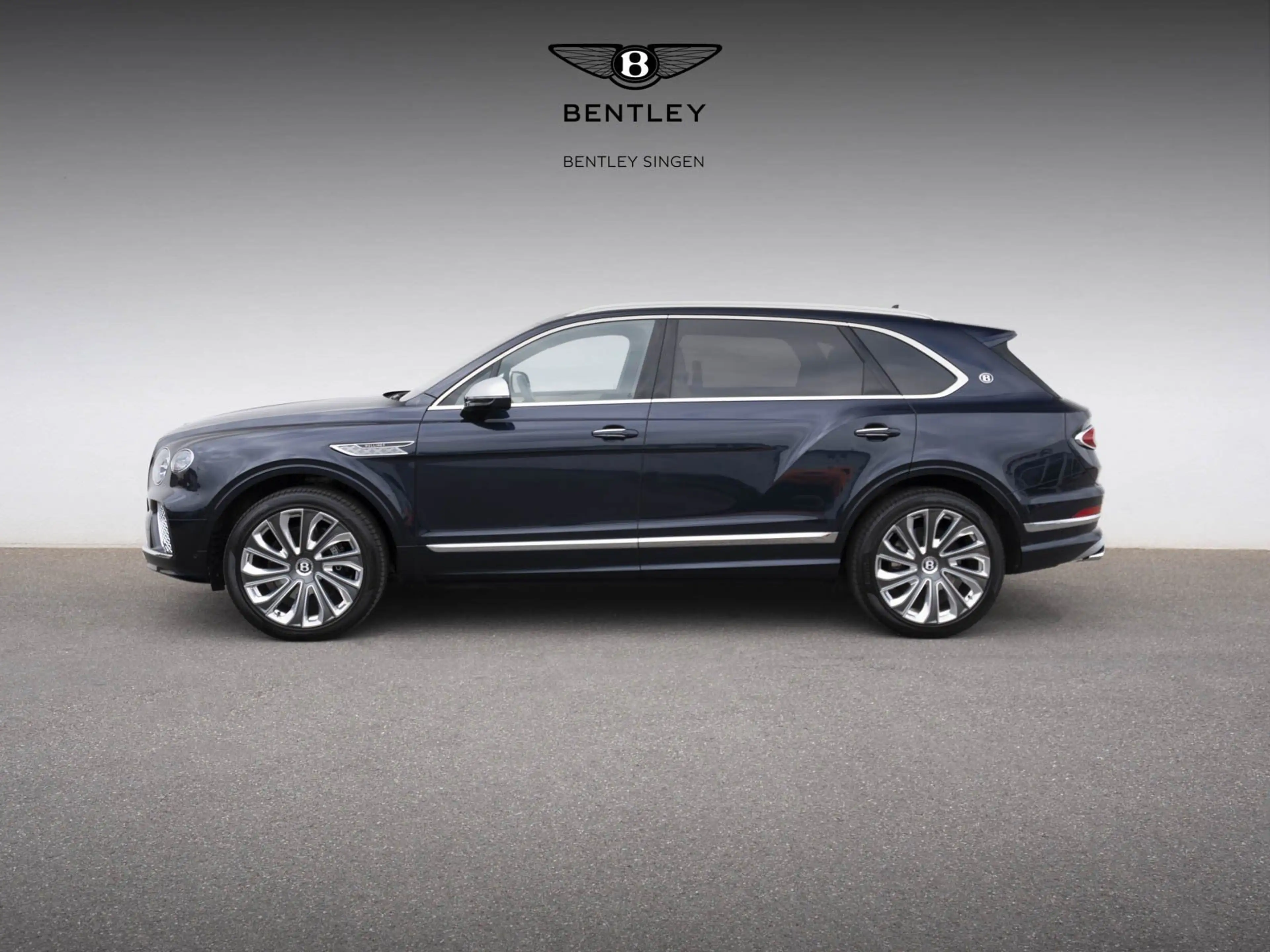 Bentley Bentayga EWB Mulliner V8 — photo 6