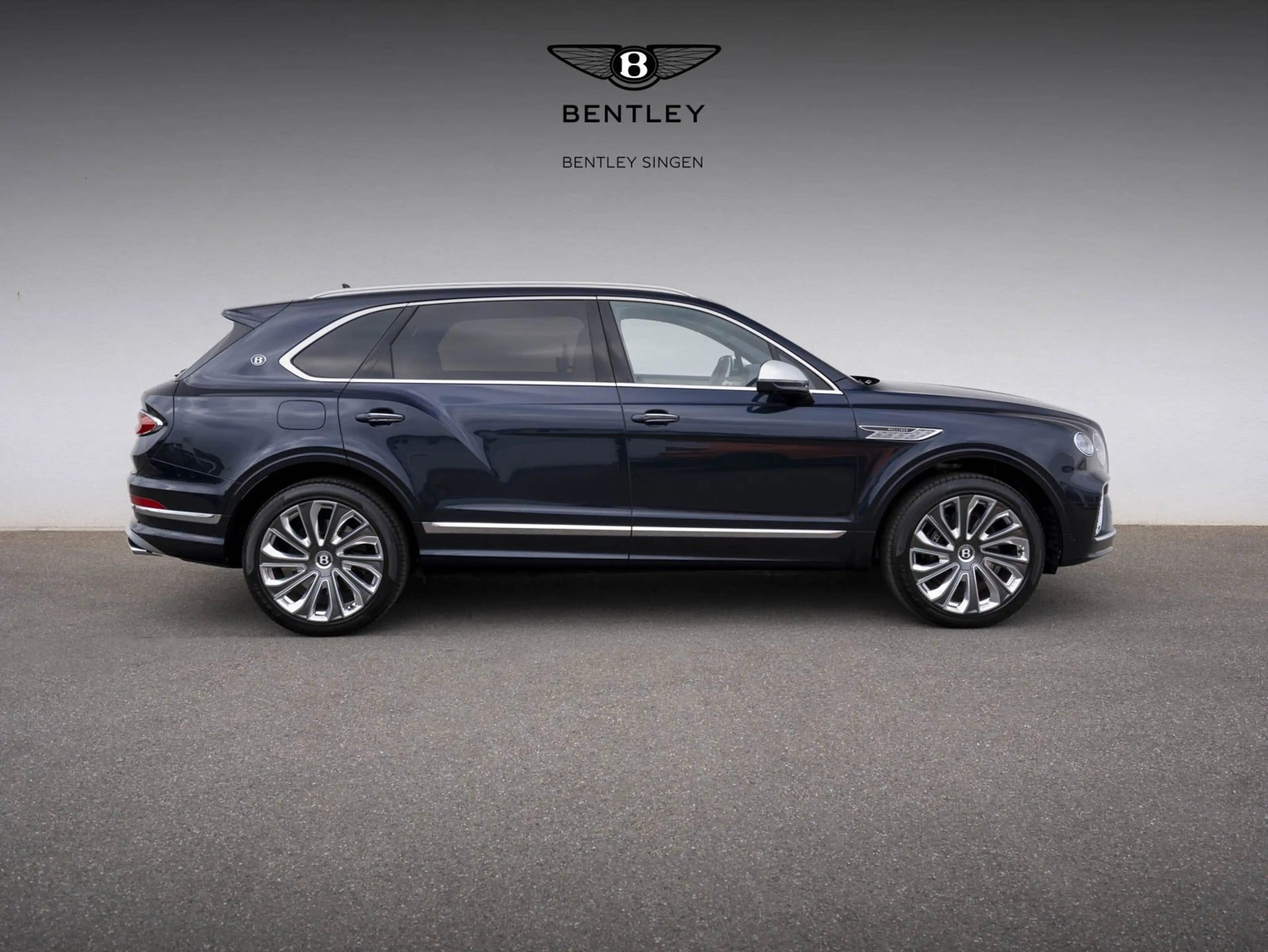 Bentley Bentayga EWB Mulliner V8 — photo 2