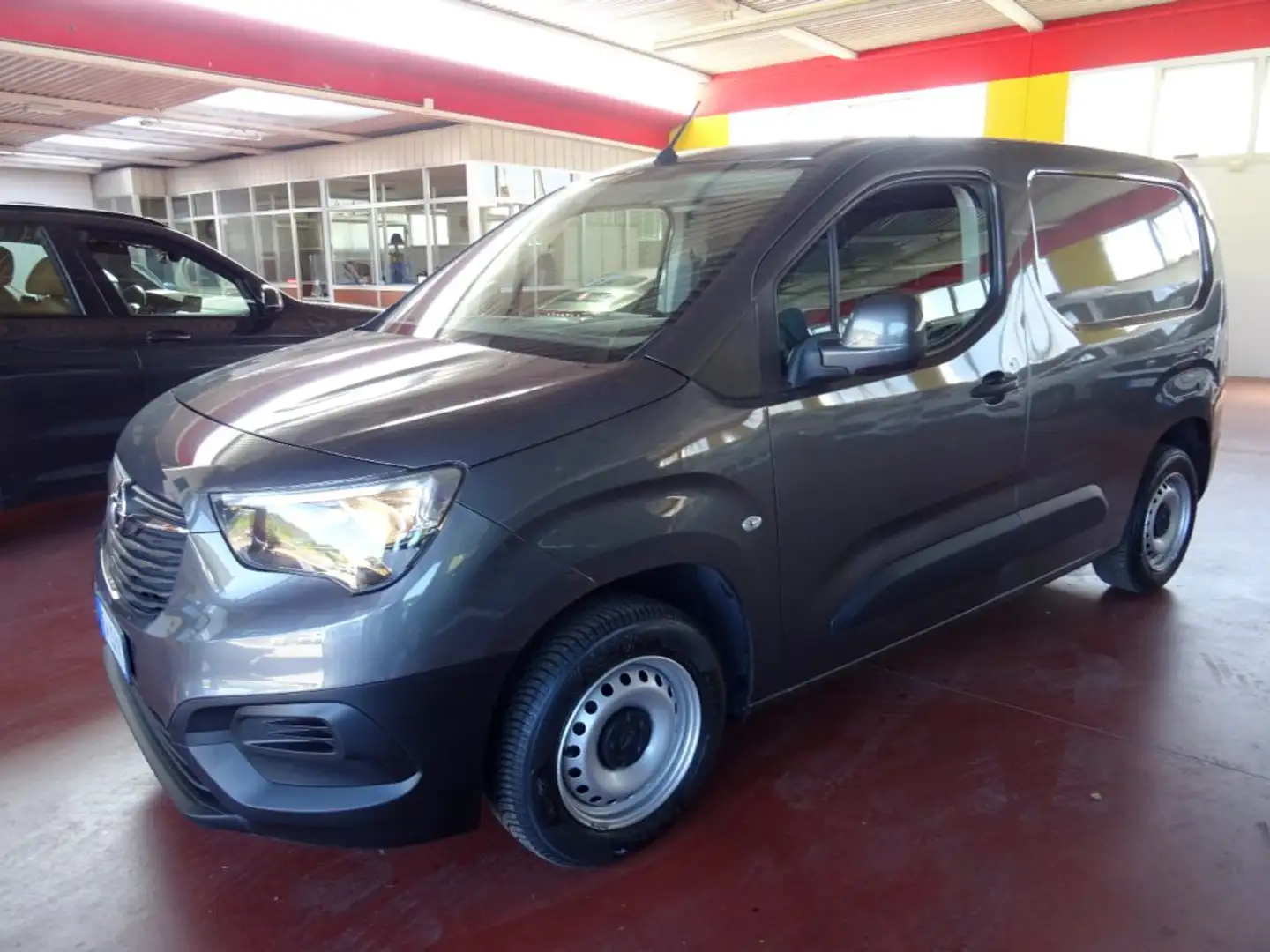 Opel Combo Cargo 1.5 Diesel 100CV S&S PC 650kg Edition Grigio - 1