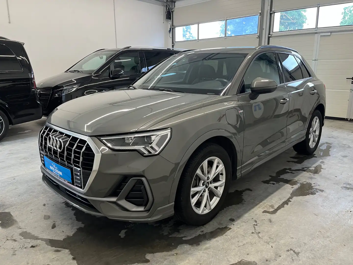 Audi Q3 45 TFSI S-line e Hybrid*LED*ACC*Navi*Memor*y* Voll Grau - 1