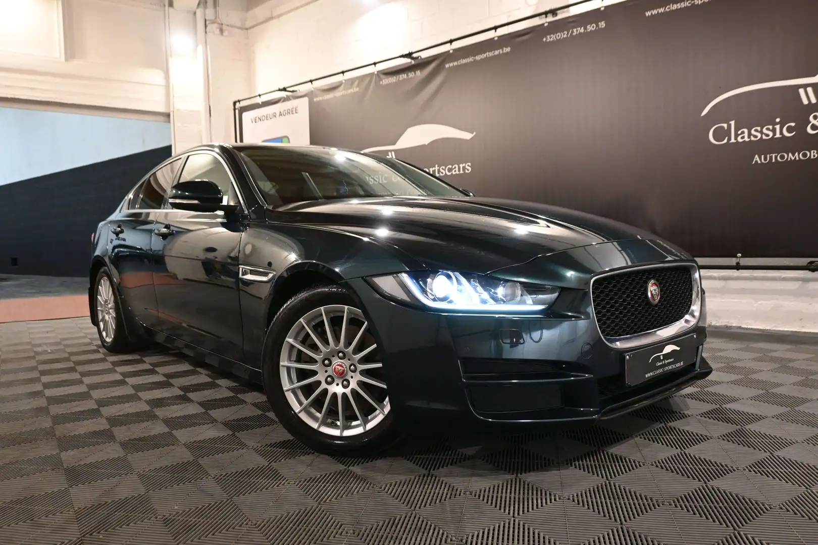 Jaguar XE XE 2.0D EURO 6b / AUTO / CUIR / GPS NAVI / CAMERA Vert - 2