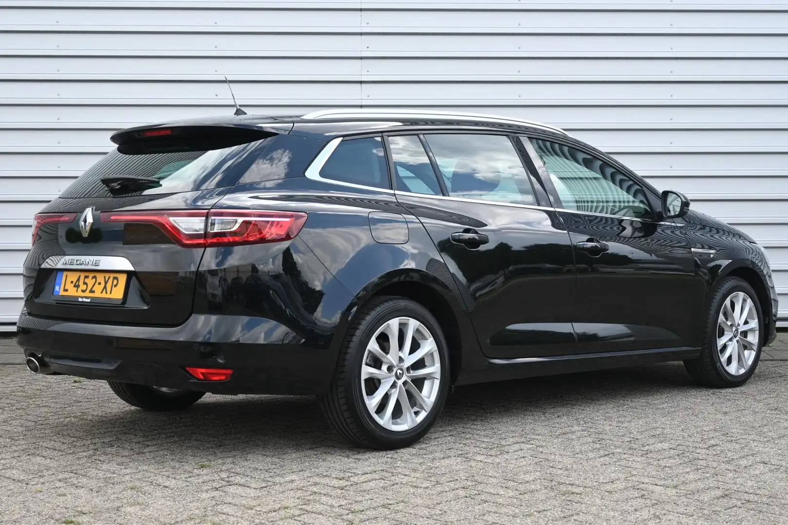 Renault Megane Estate 1.3 TCe GT-Line | Navigatie | Lichtmetalen Nero - 2