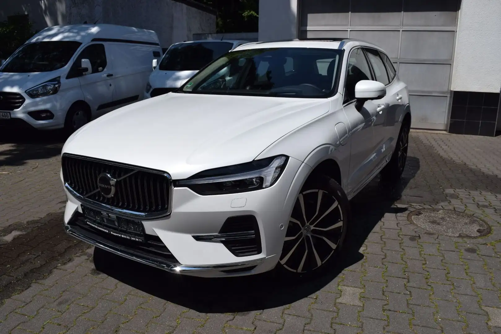 Volvo XC60 T8 Ultimate Bright Massage,Head-Up,B&W,360° Weiß - 2