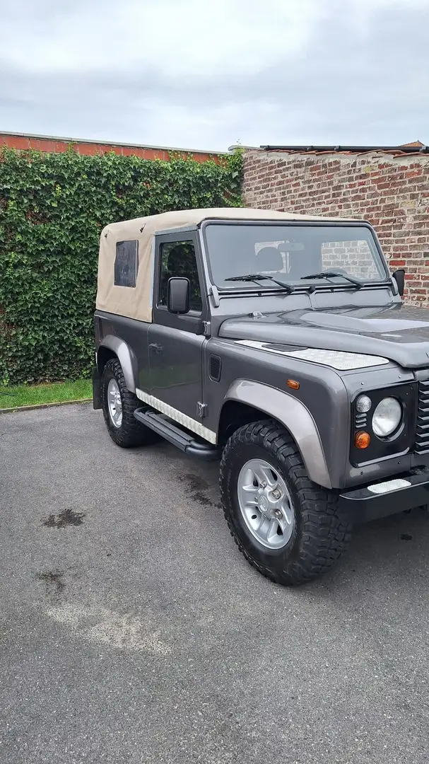 Land Rover Defender 90 Soft Top E - 1