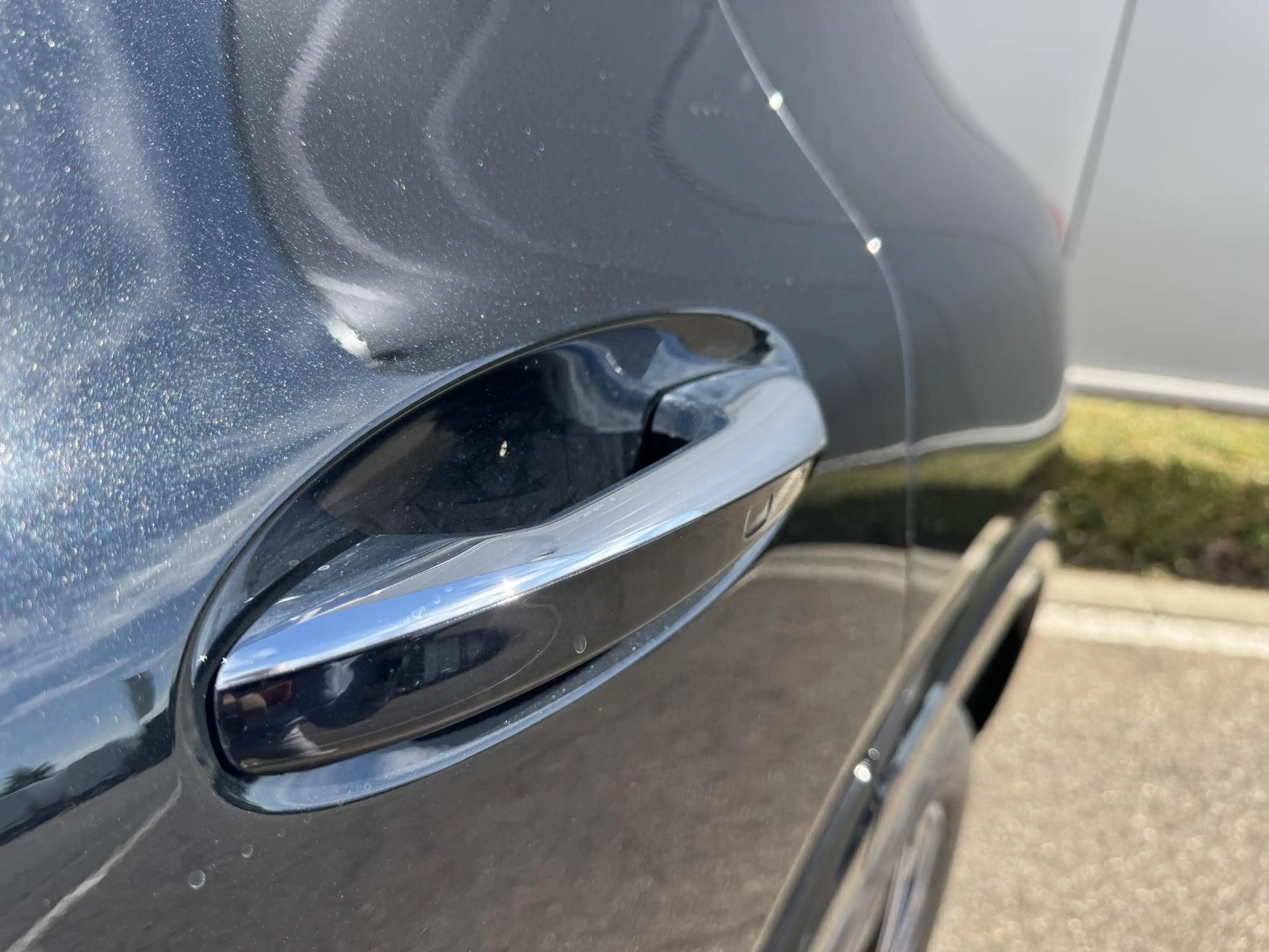 Mercedes-Benz EQA 300 4MATIC AMG Line — photo 5