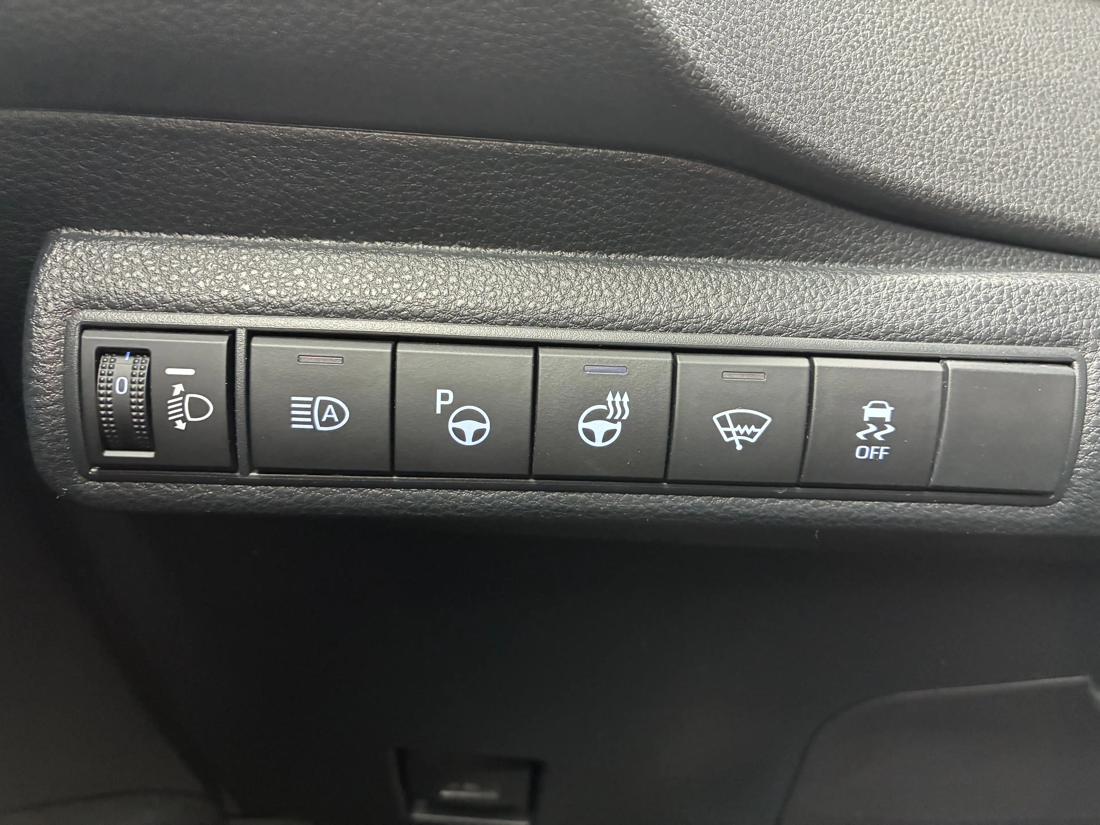 Suzuki Swace COMFORT+ CVT HYBRID RFK ACC — photo 10
