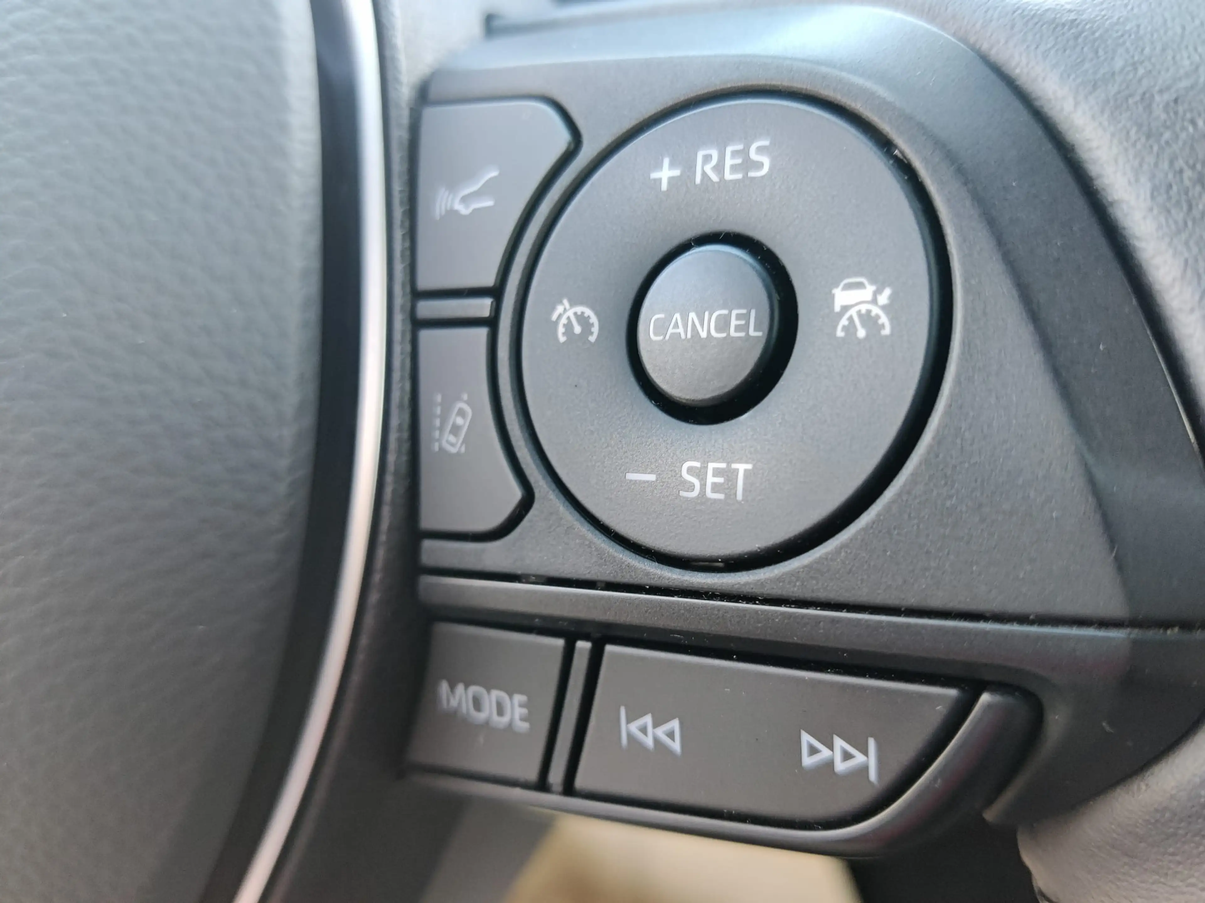 Suzuki Swace COMFORT+ CVT HYBRID RFK ACC — photo 8