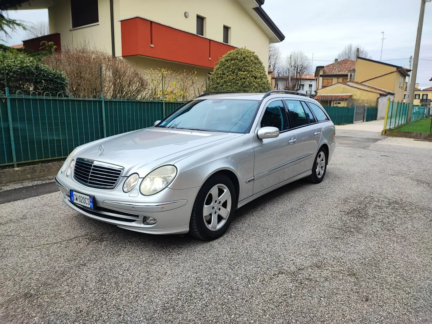 Mercedes-Benz E 220 Avantgarde  UNICO PROPRIETARIO KM 141.000 - 1