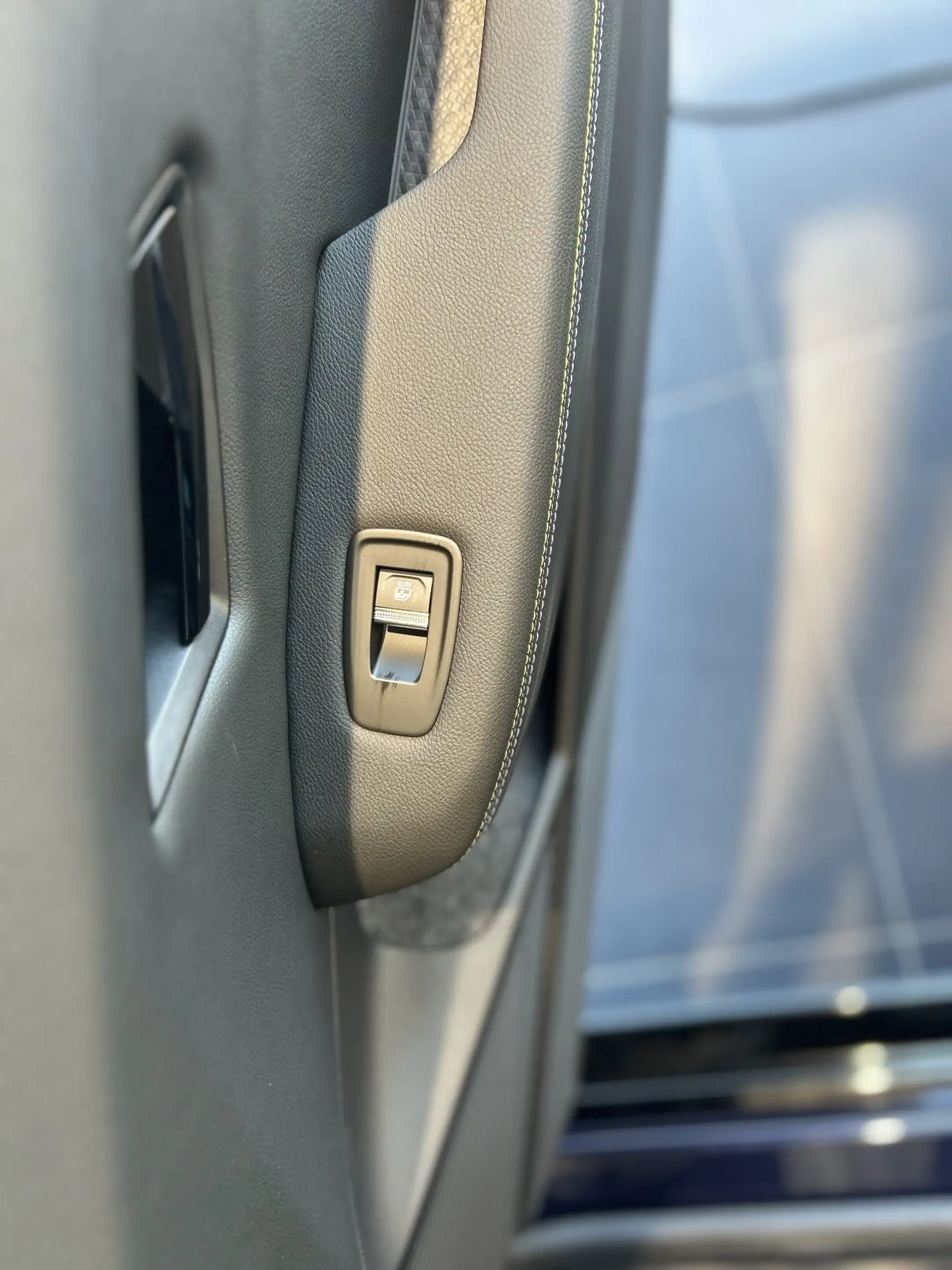 Renault Megane E-Tech 100% ele Iconic 220 Comfort Range — photo 10