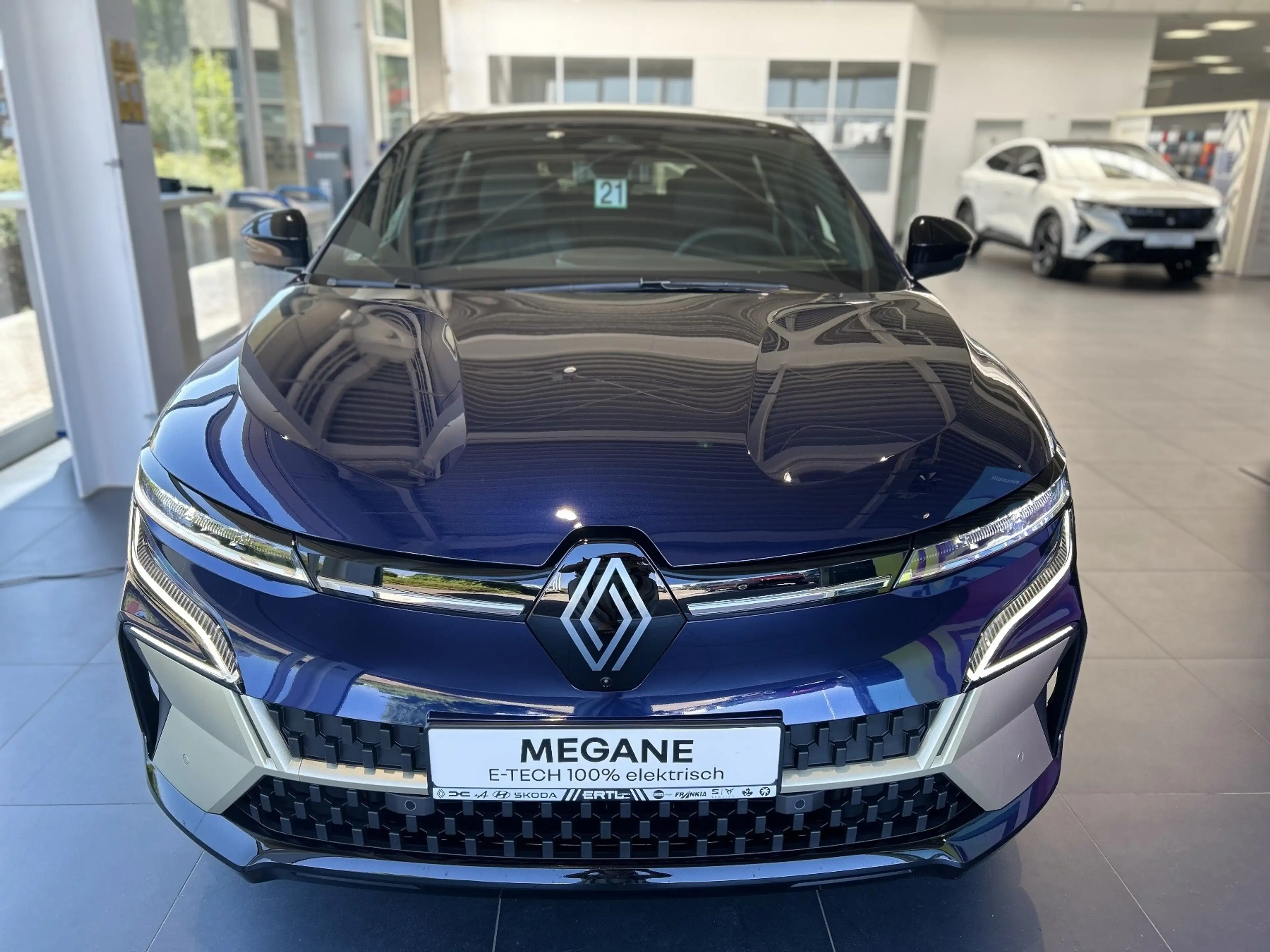 Renault Megane E-Tech 100% ele Iconic 220 Comfort Range — photo 2