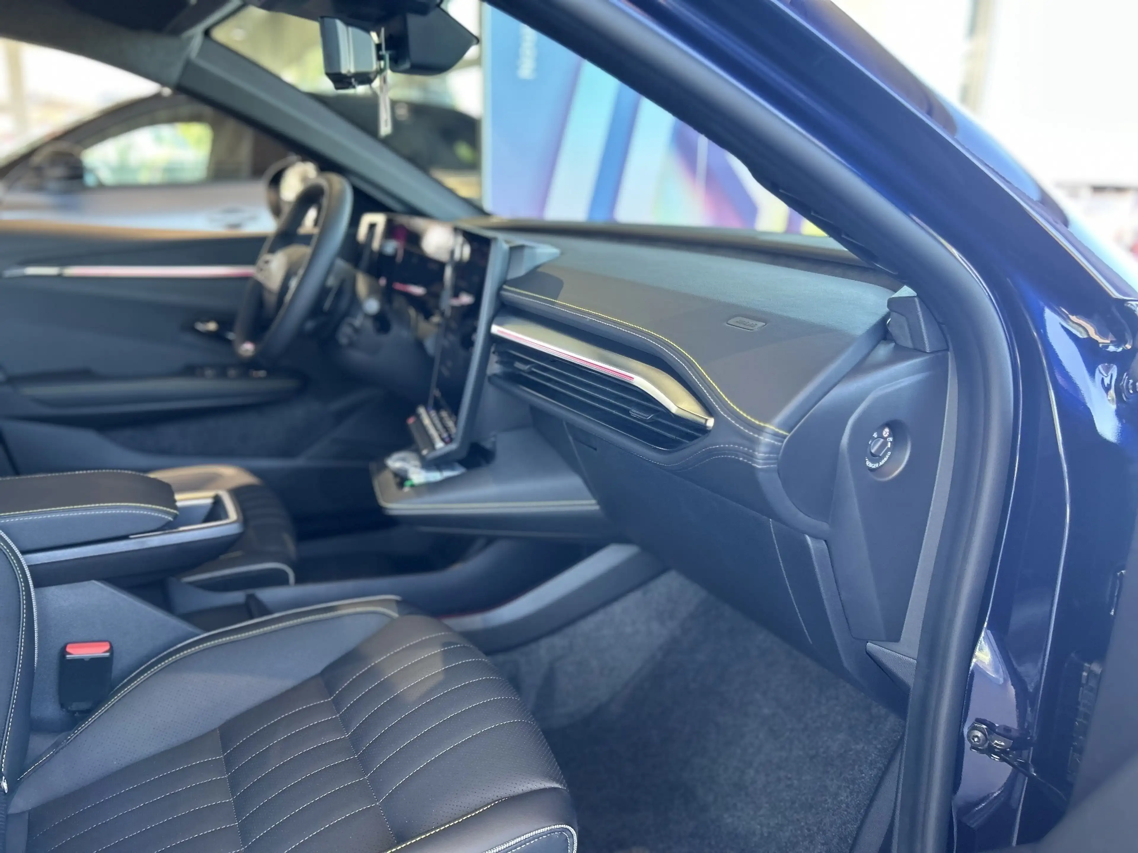 Renault Megane E-Tech 100% ele Iconic 220 Comfort Range — photo 8