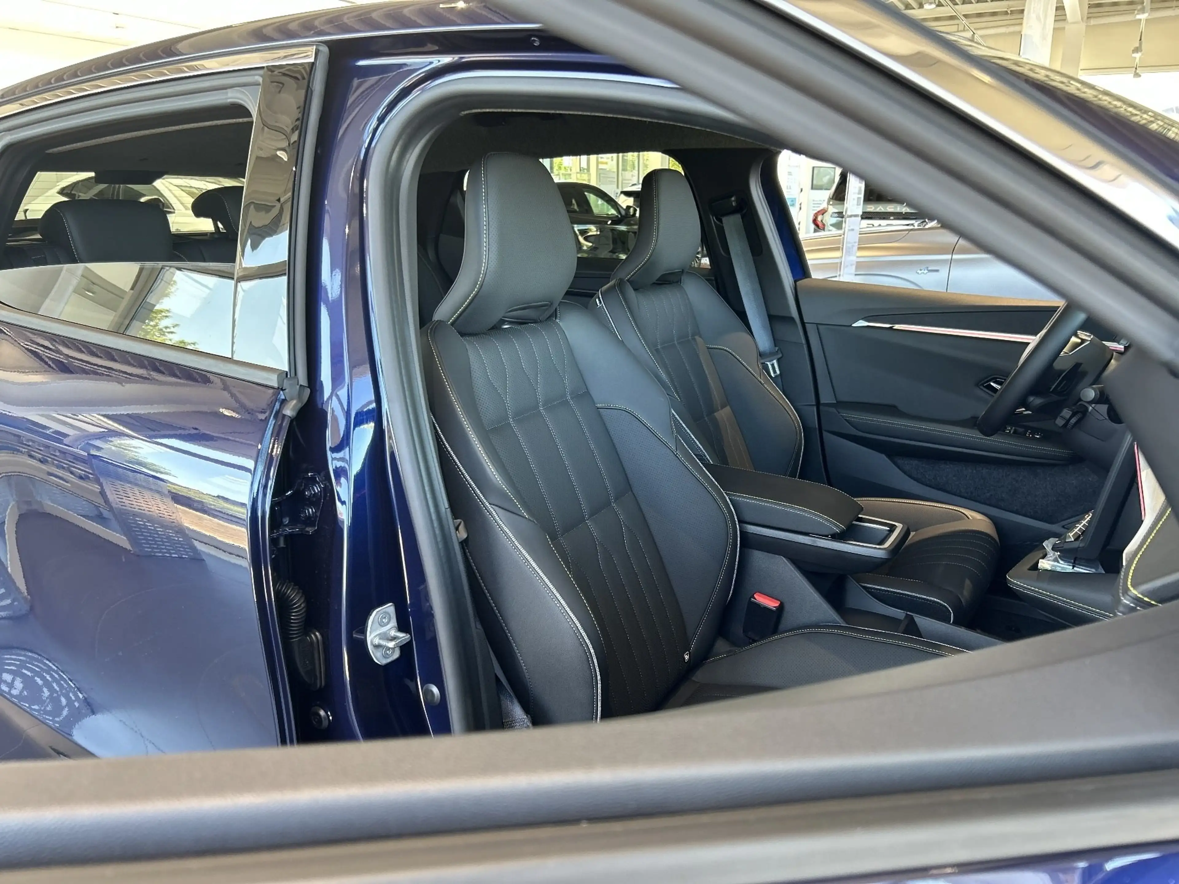 Renault Megane E-Tech 100% ele Iconic 220 Comfort Range — photo 7